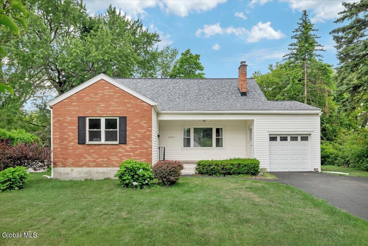 2027 Fairlawn Parkway — photo