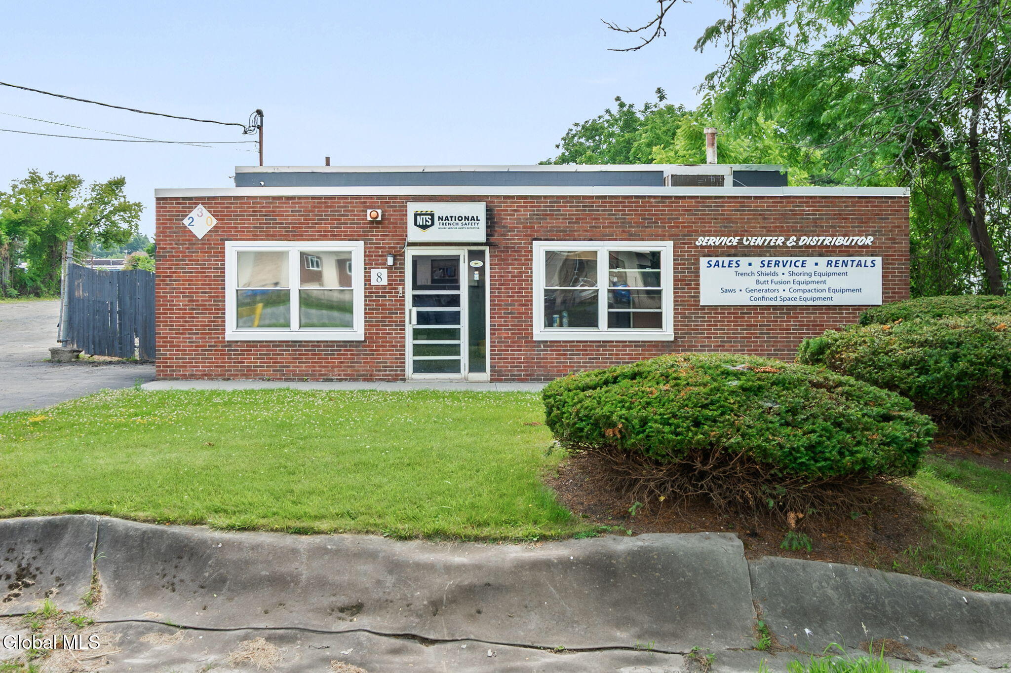 8 Northway Lane — photo