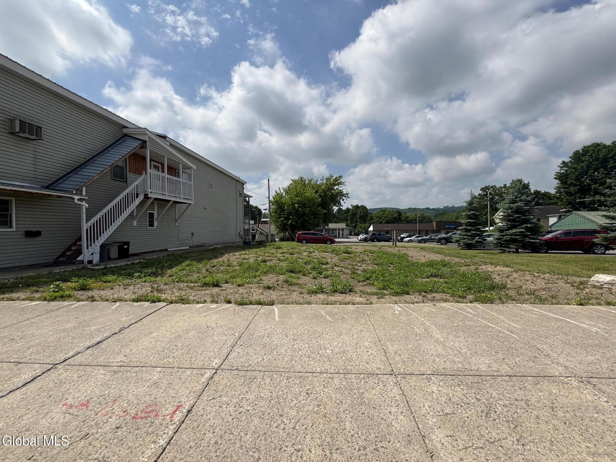 12 E Main Street — photo