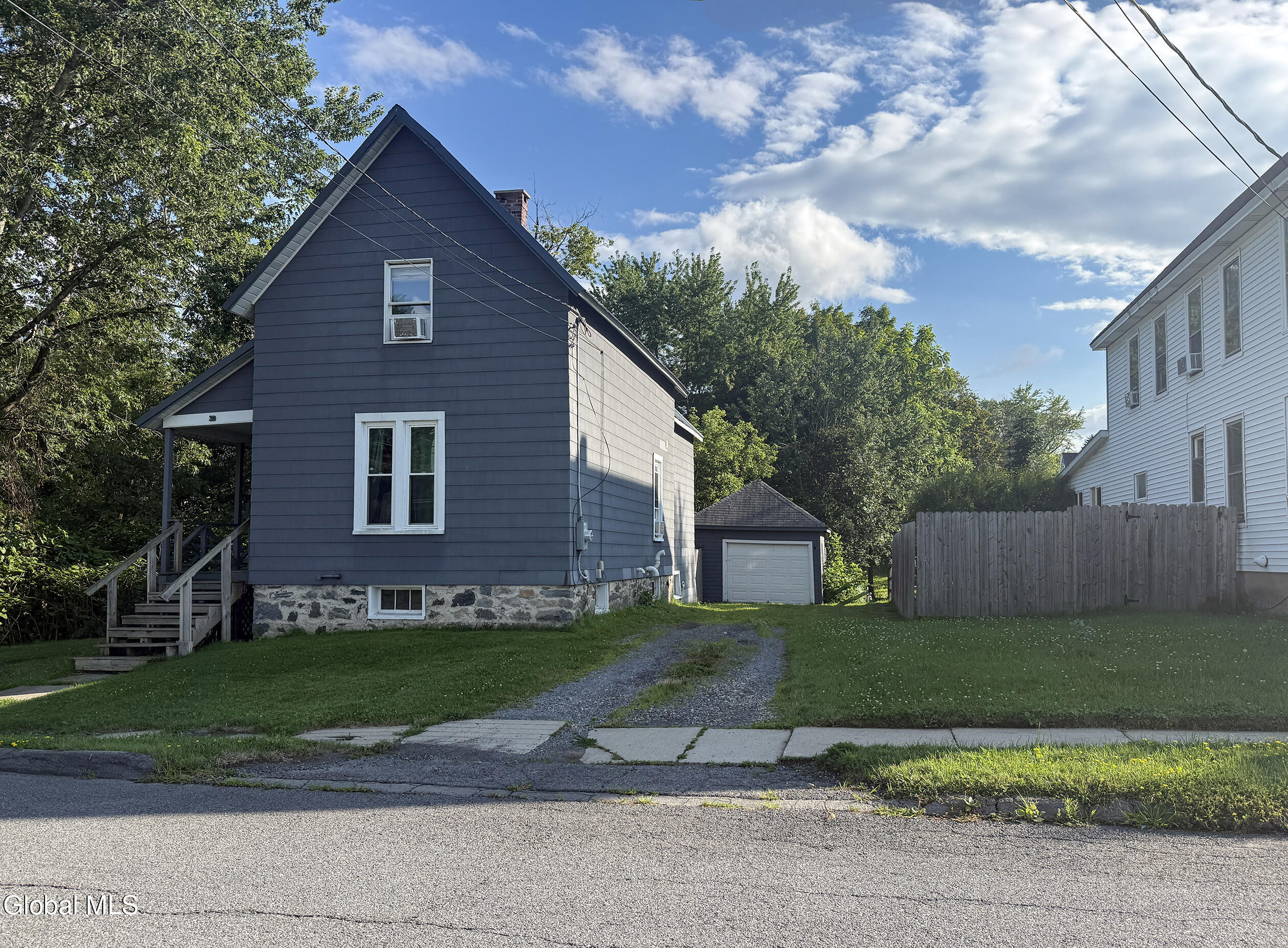 30 W Decker Street — photo
