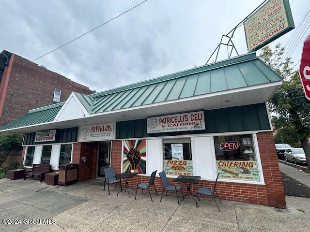 219-221 2nd Street — photo