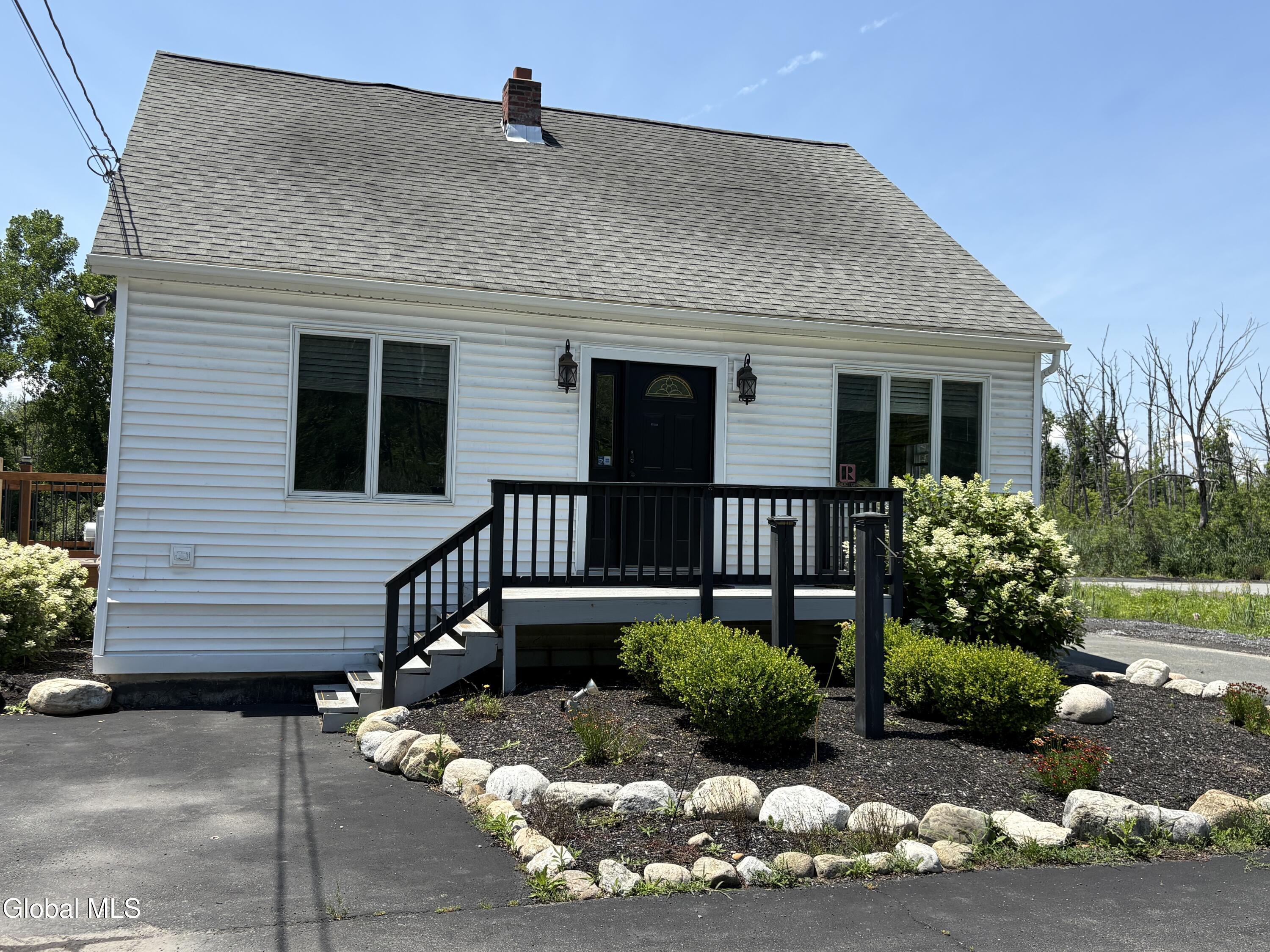 1285 W Route 9W — photo