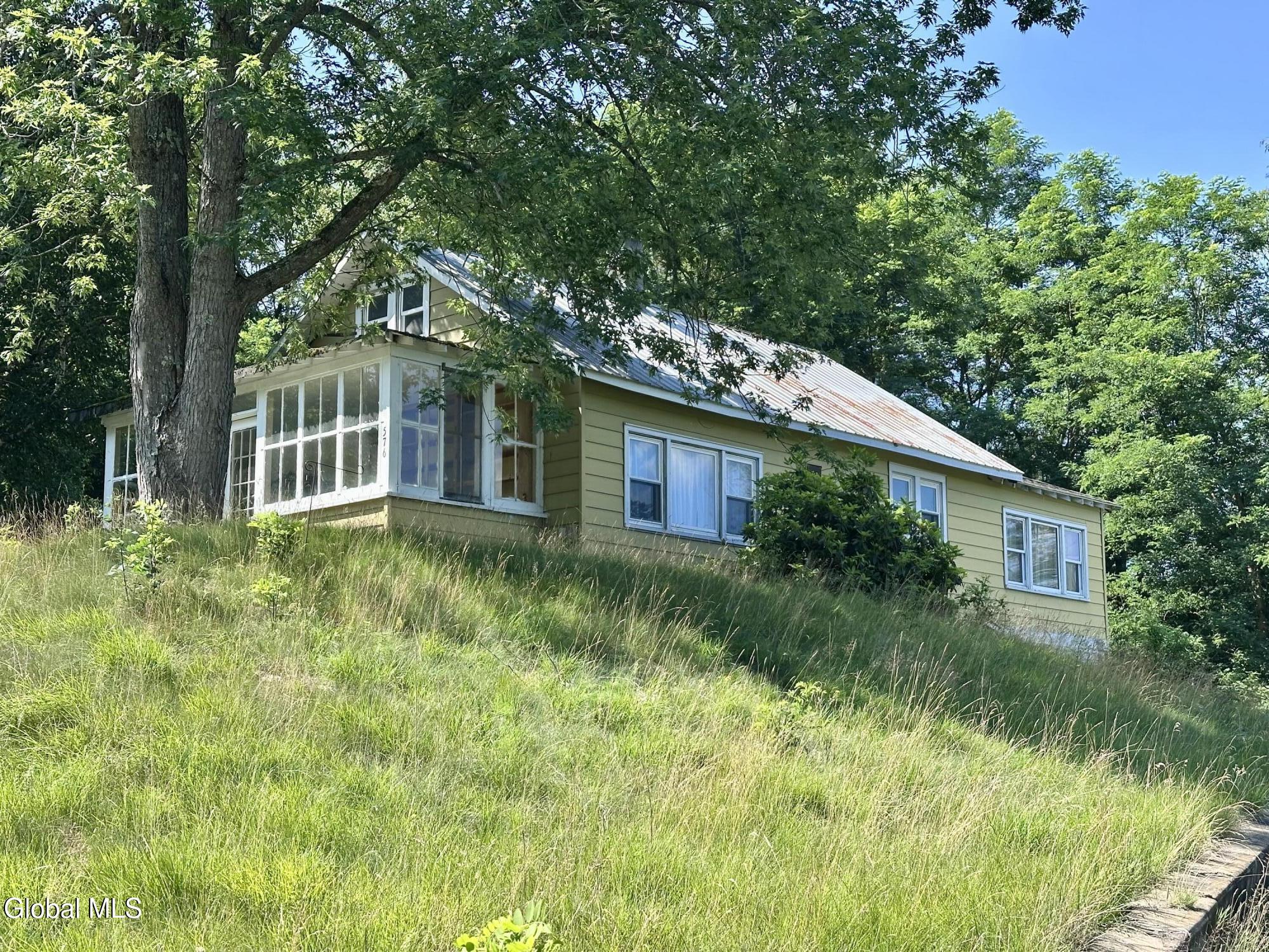 576 Main Street — photo