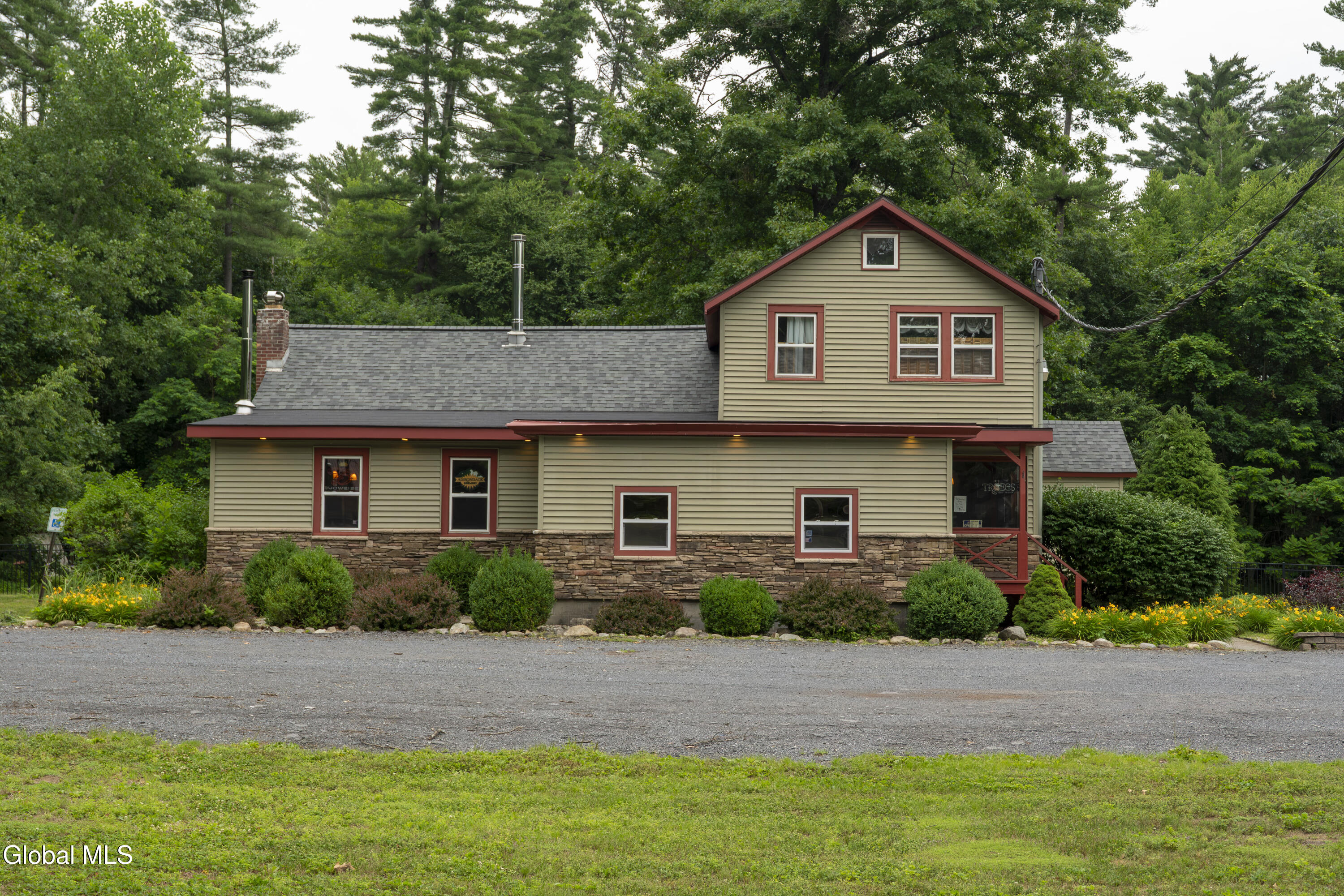 910 Rock City Road — photo