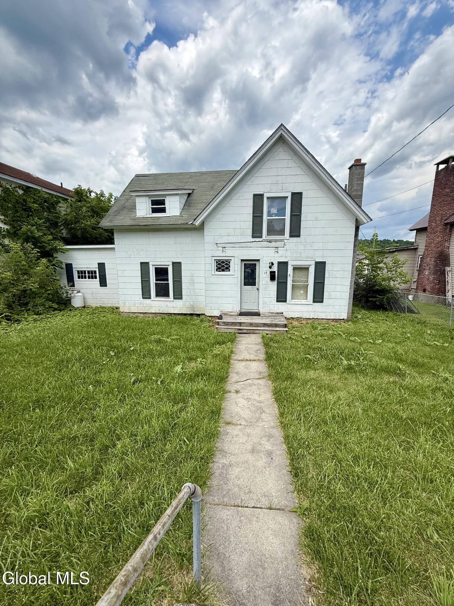 17 Algonkin Street — photo