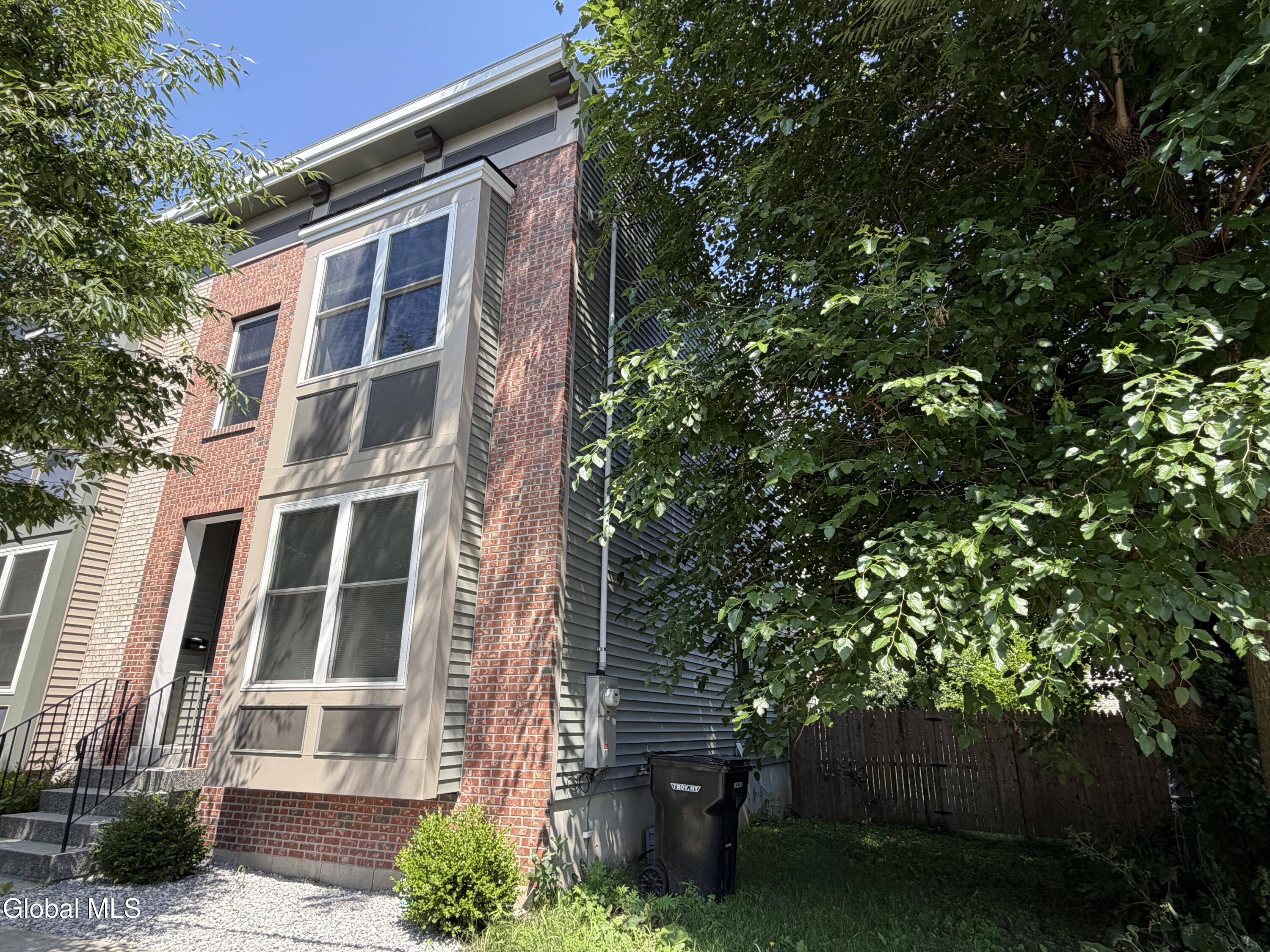 808 River Street — photo