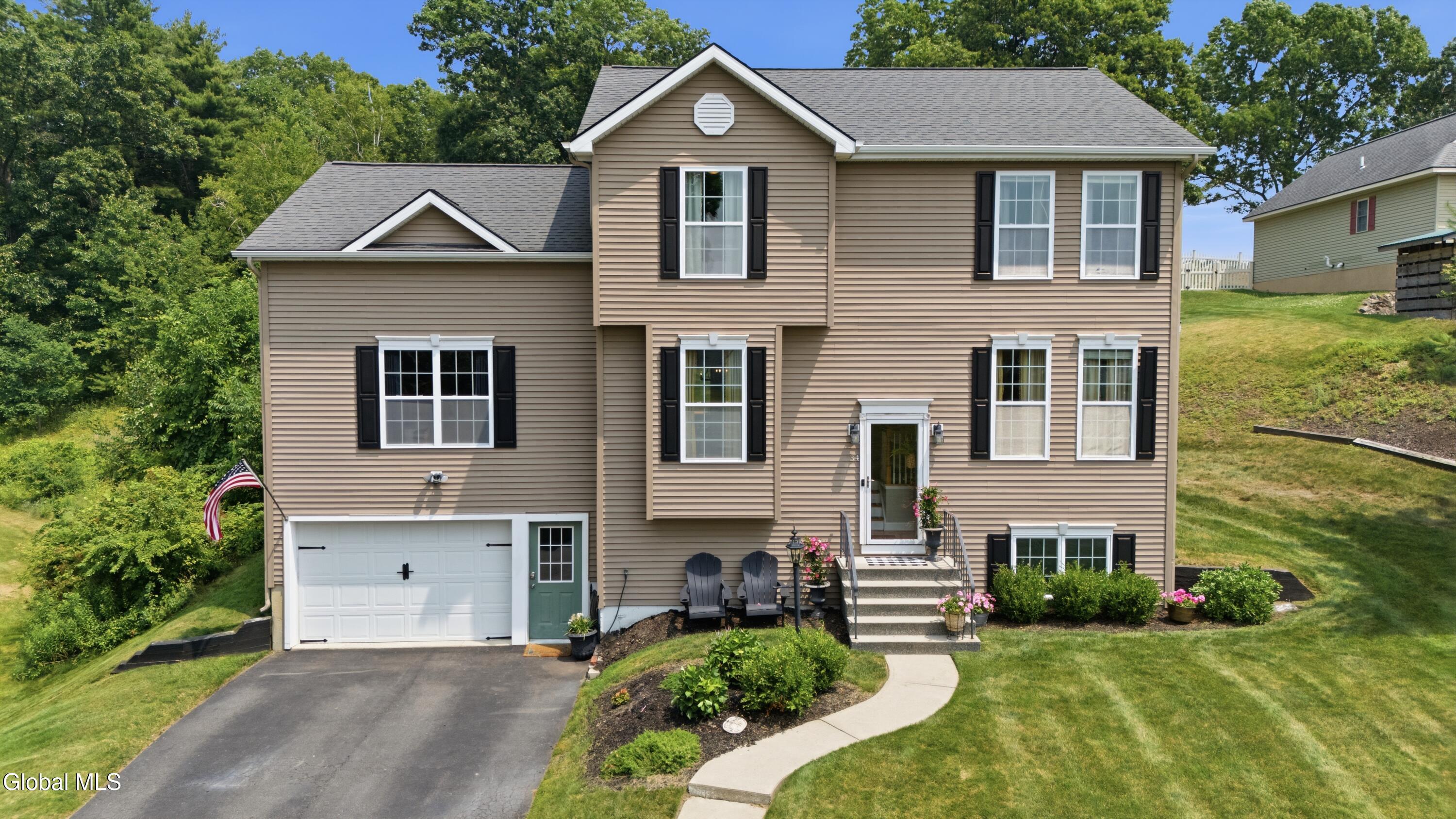 34 Lindsay Drive — photo