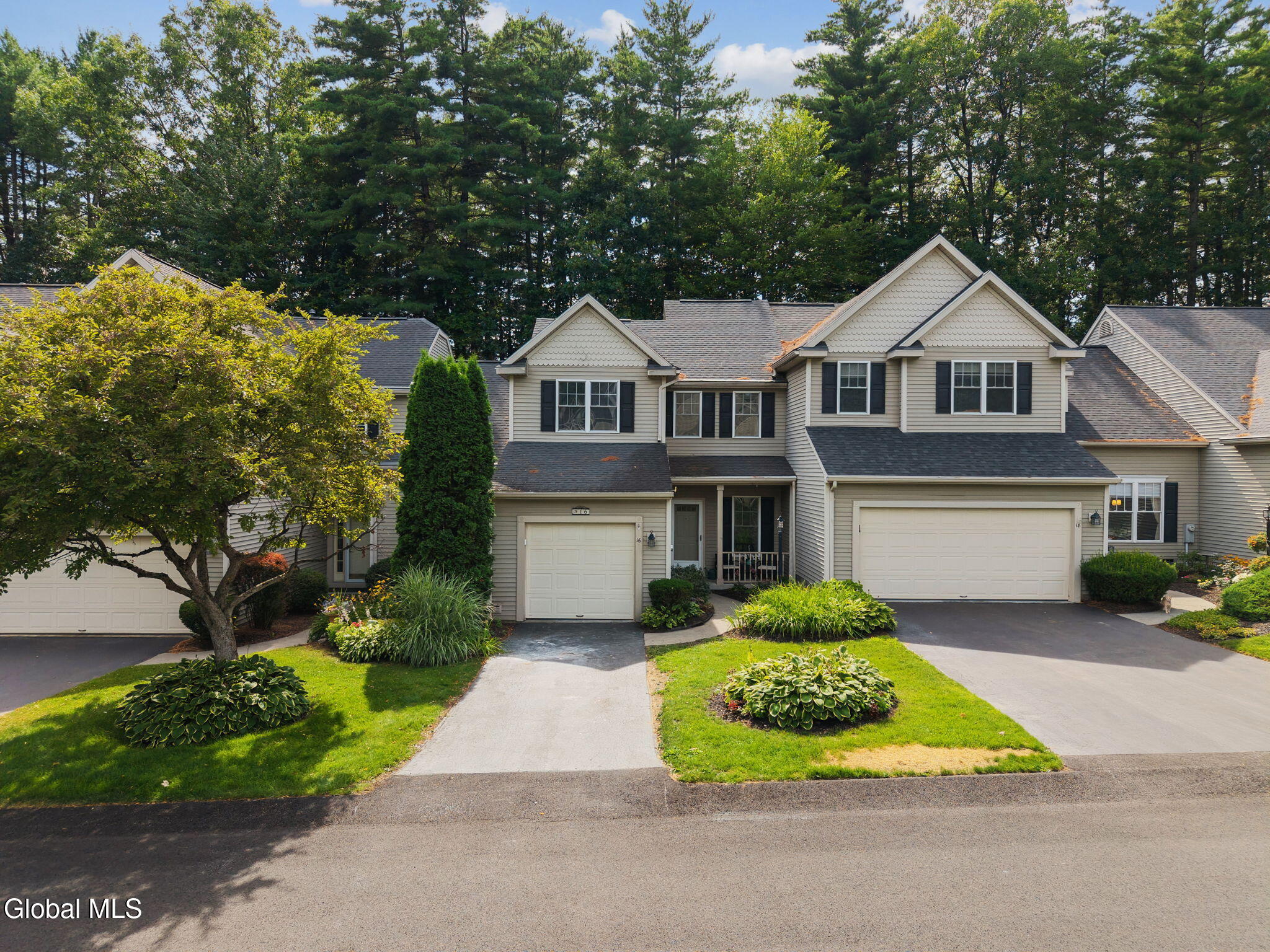 16 Killarney Court — photo