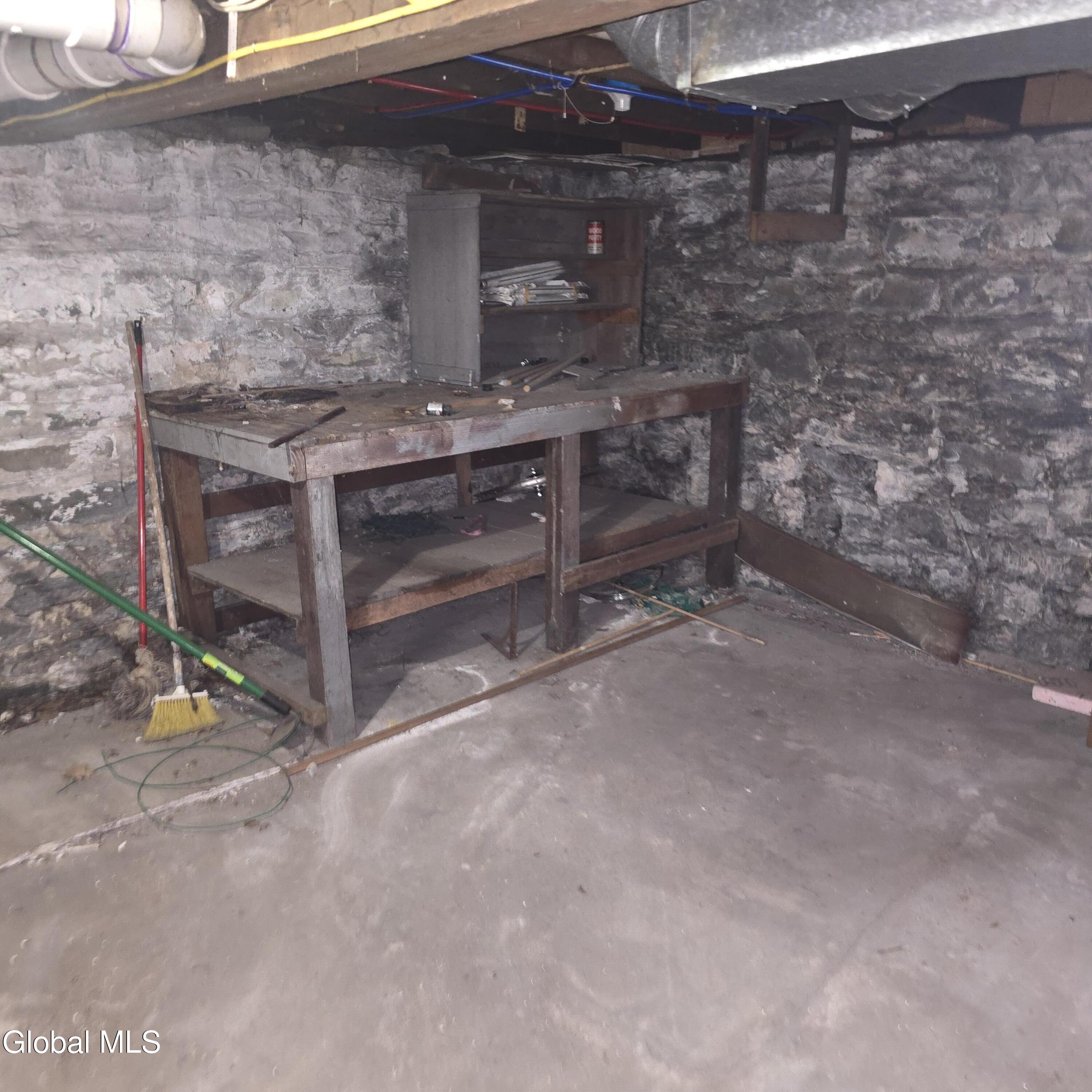 627 Nott Street — photo
