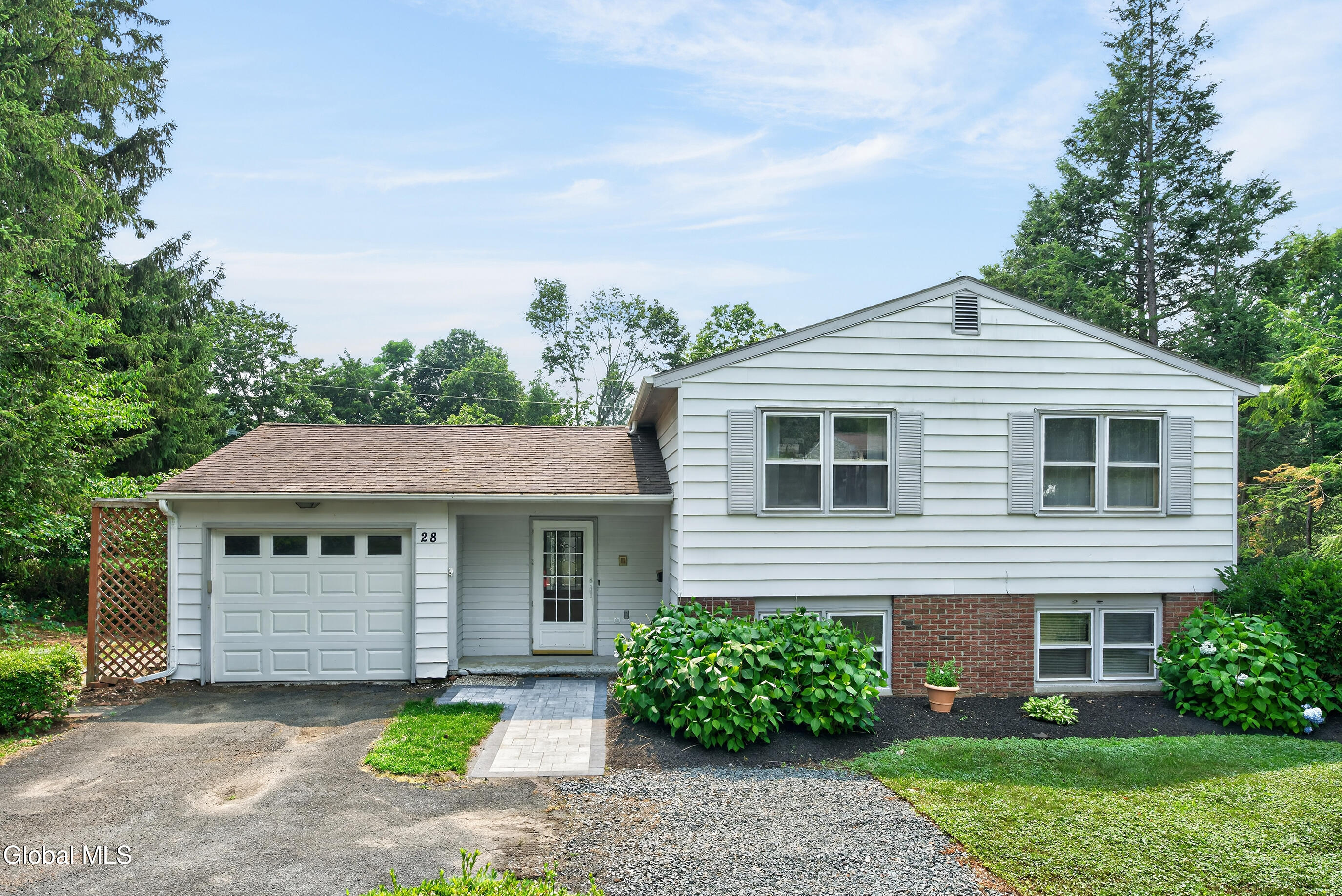 28 Tamarack Lane — photo