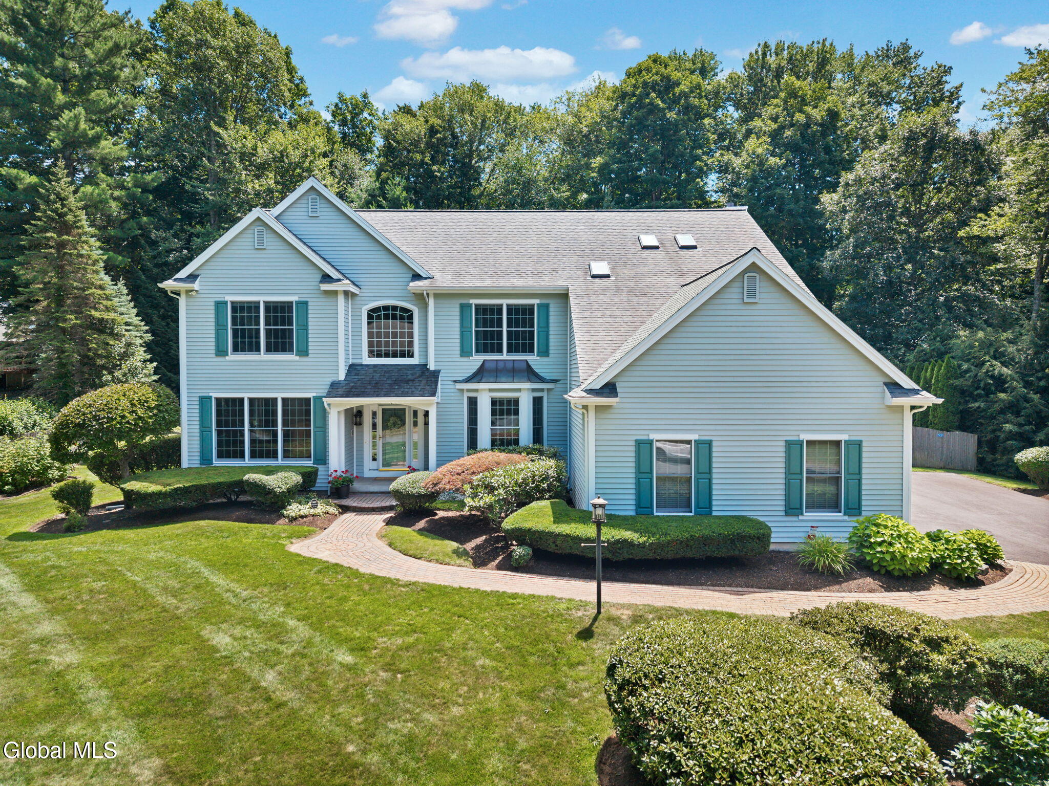 73 Robinwood Drive — photo