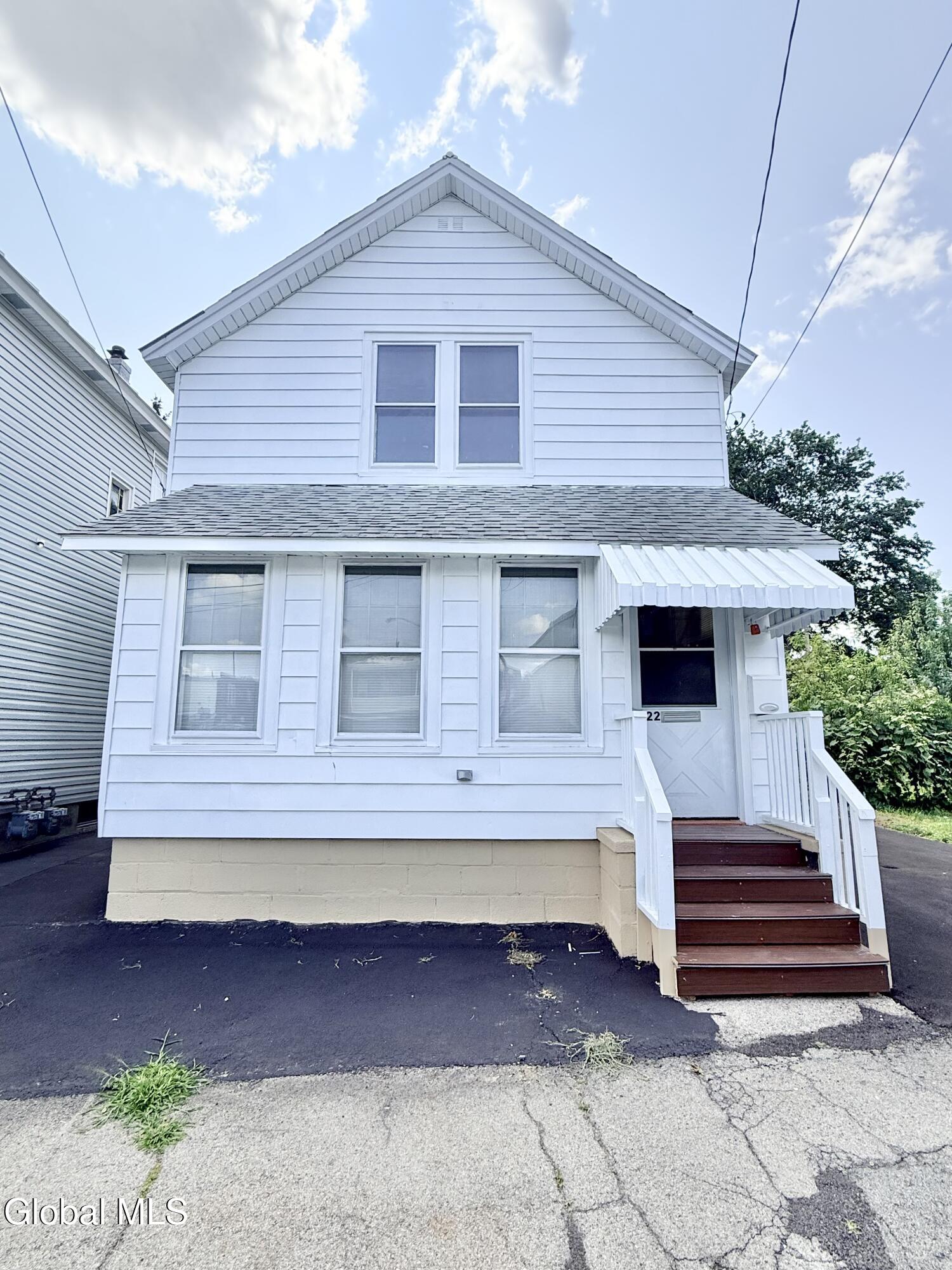 822 Sargent Place — photo