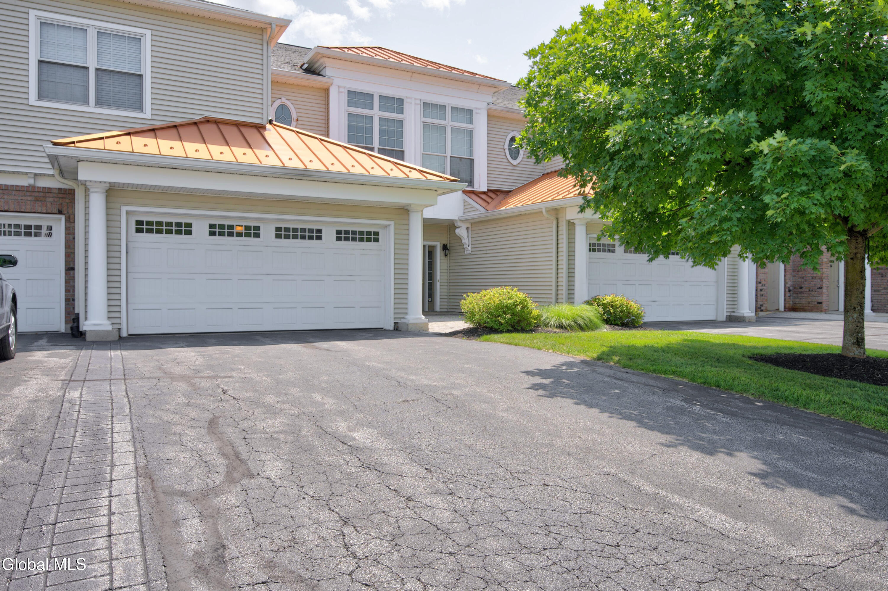 802 Vly Pointe Drive — photo