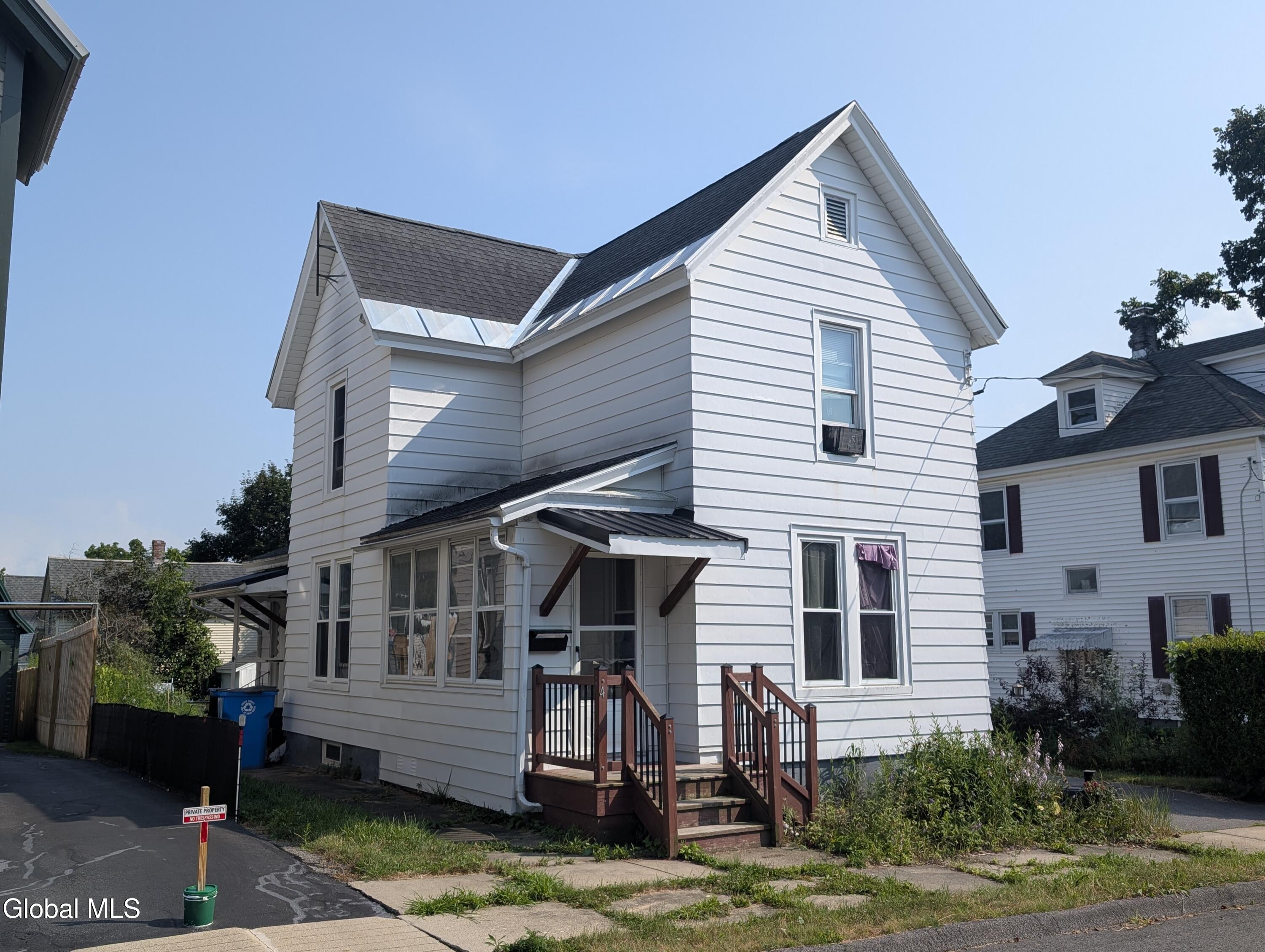 4 Oak Street — photo