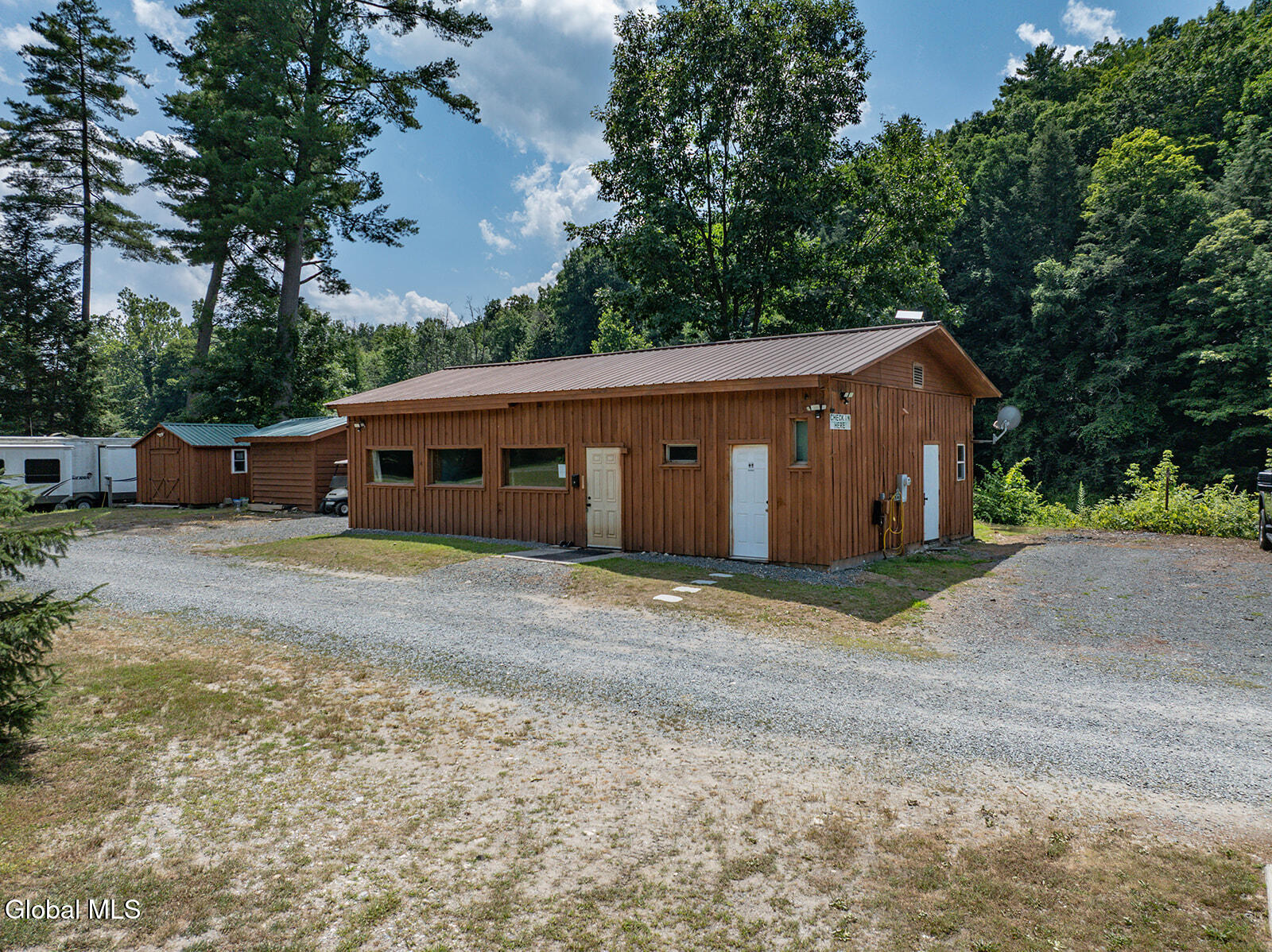 213 Fiddlers Elbow Road — photo