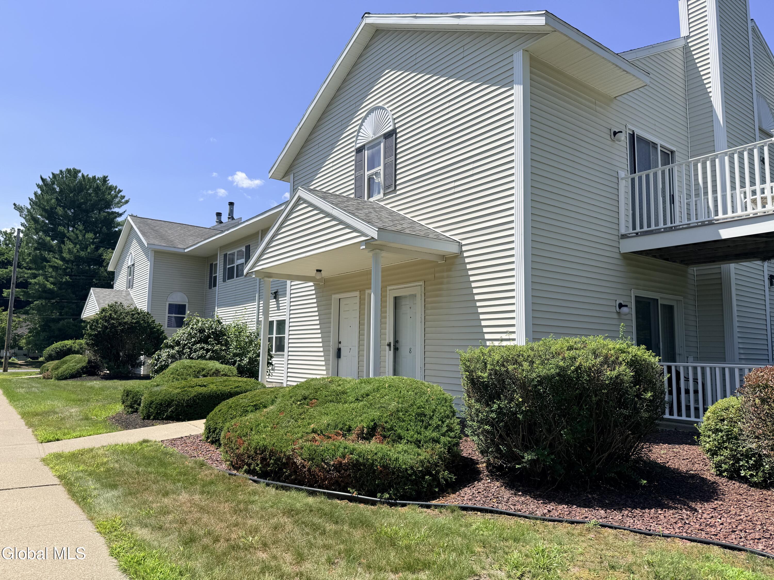 807 Cambridge Manor Drive — photo