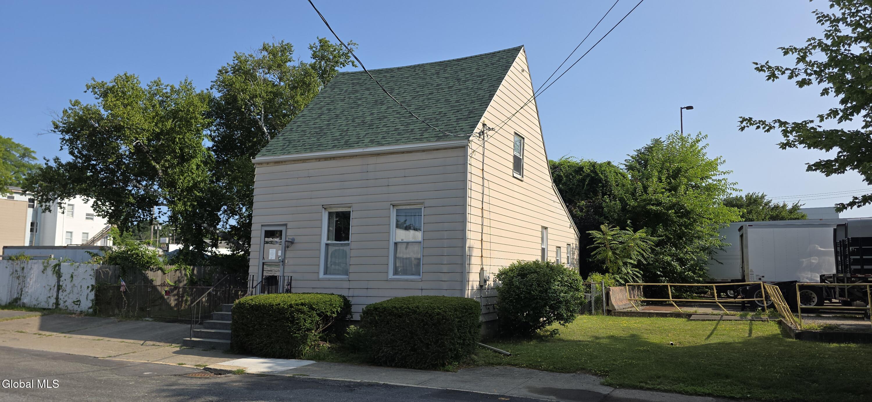 19 Main Street — photo
