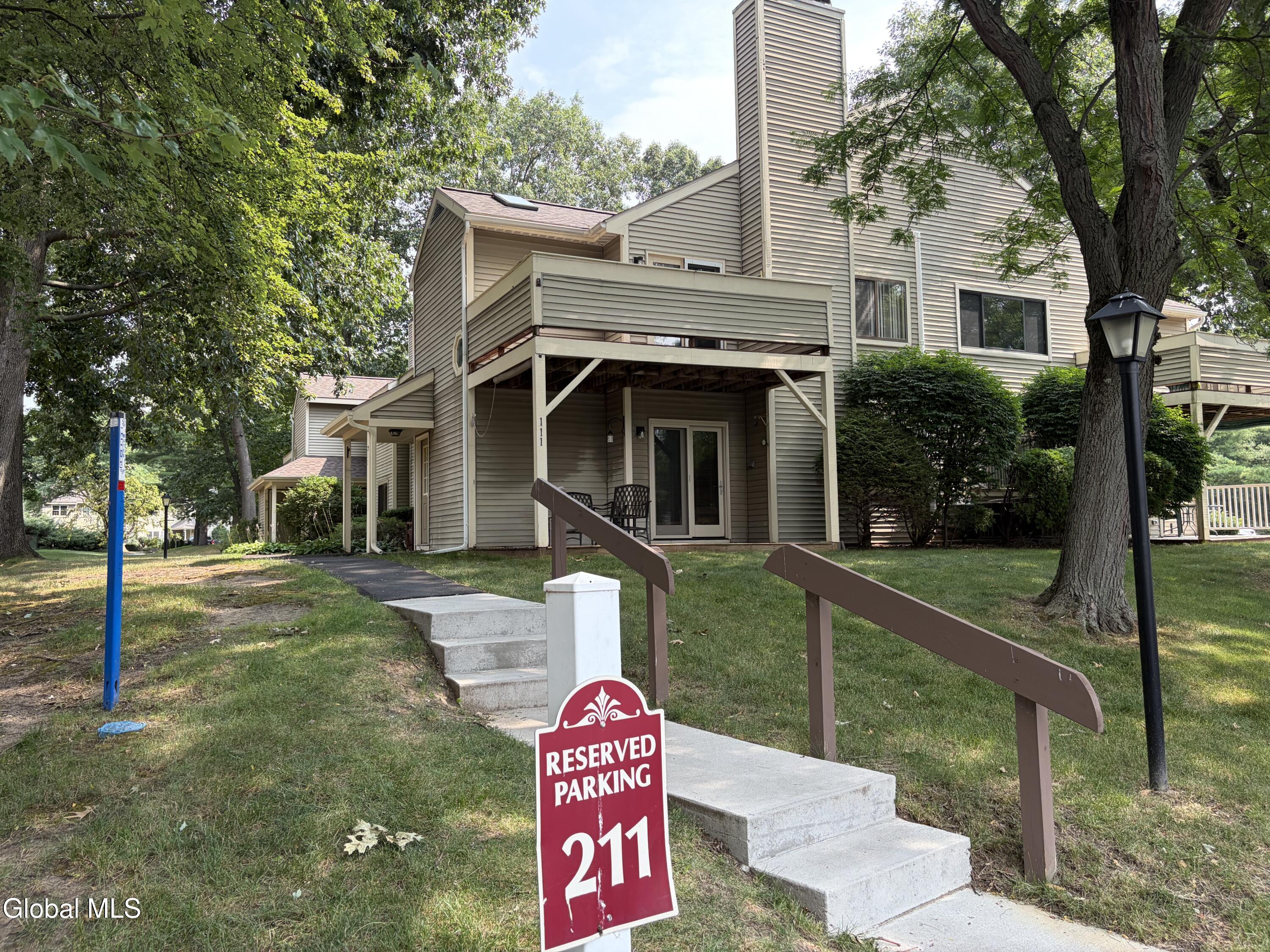 211 Grenadier Court — photo