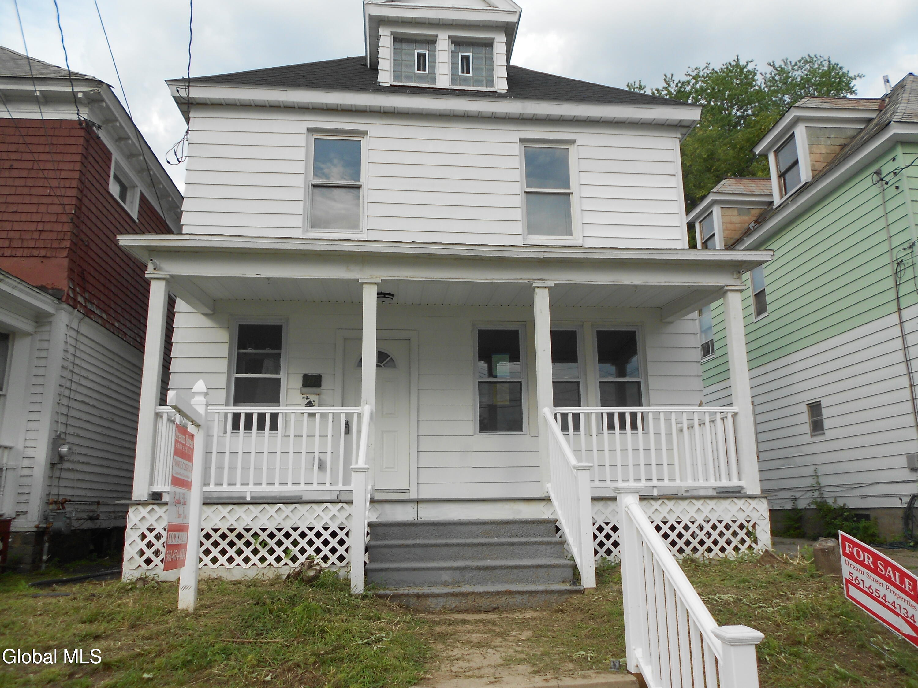 1745 Becker Street — photo
