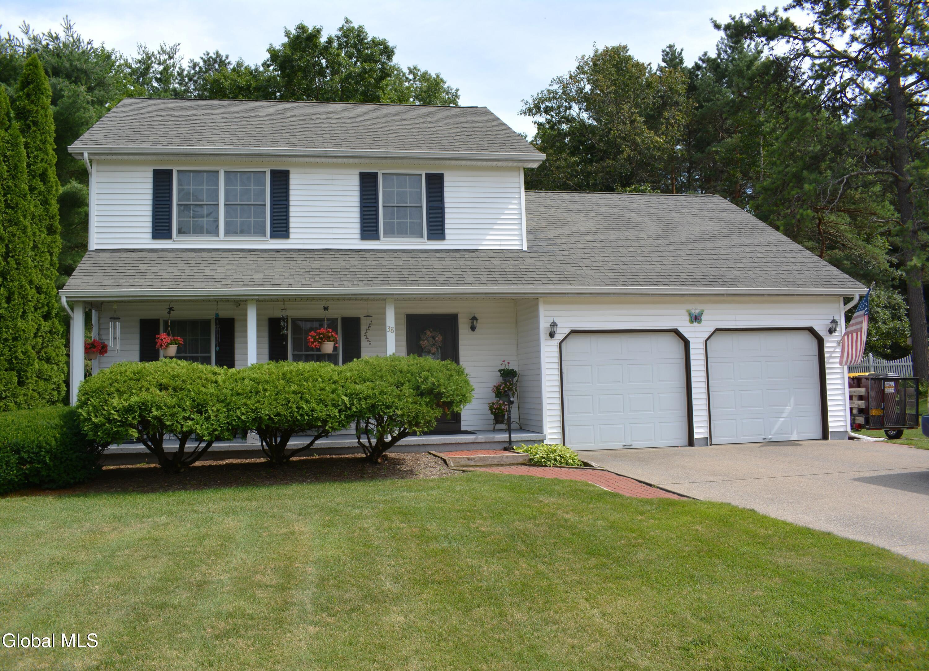 38 Maple Drive — photo