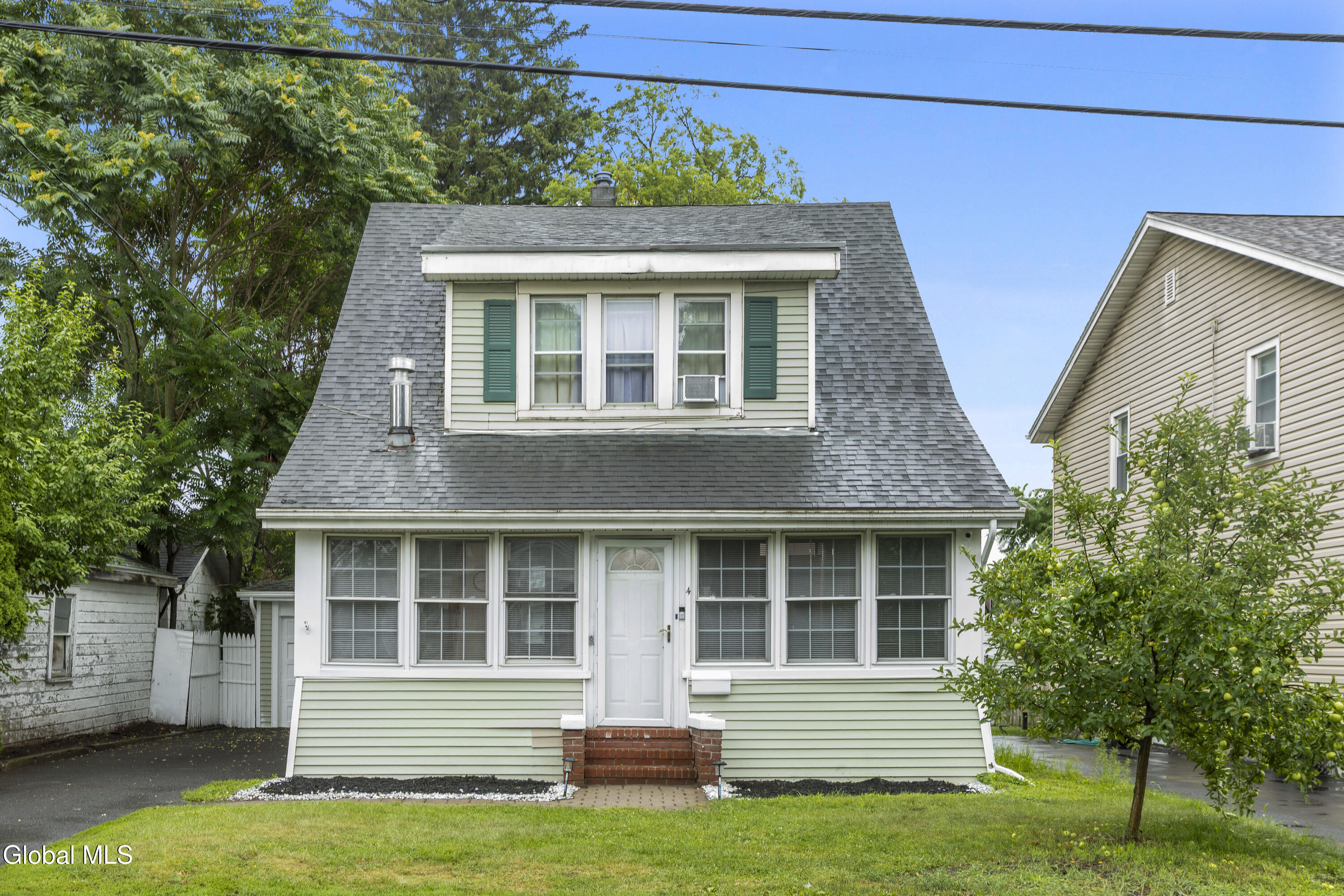 4 Maplewood Avenue — photo