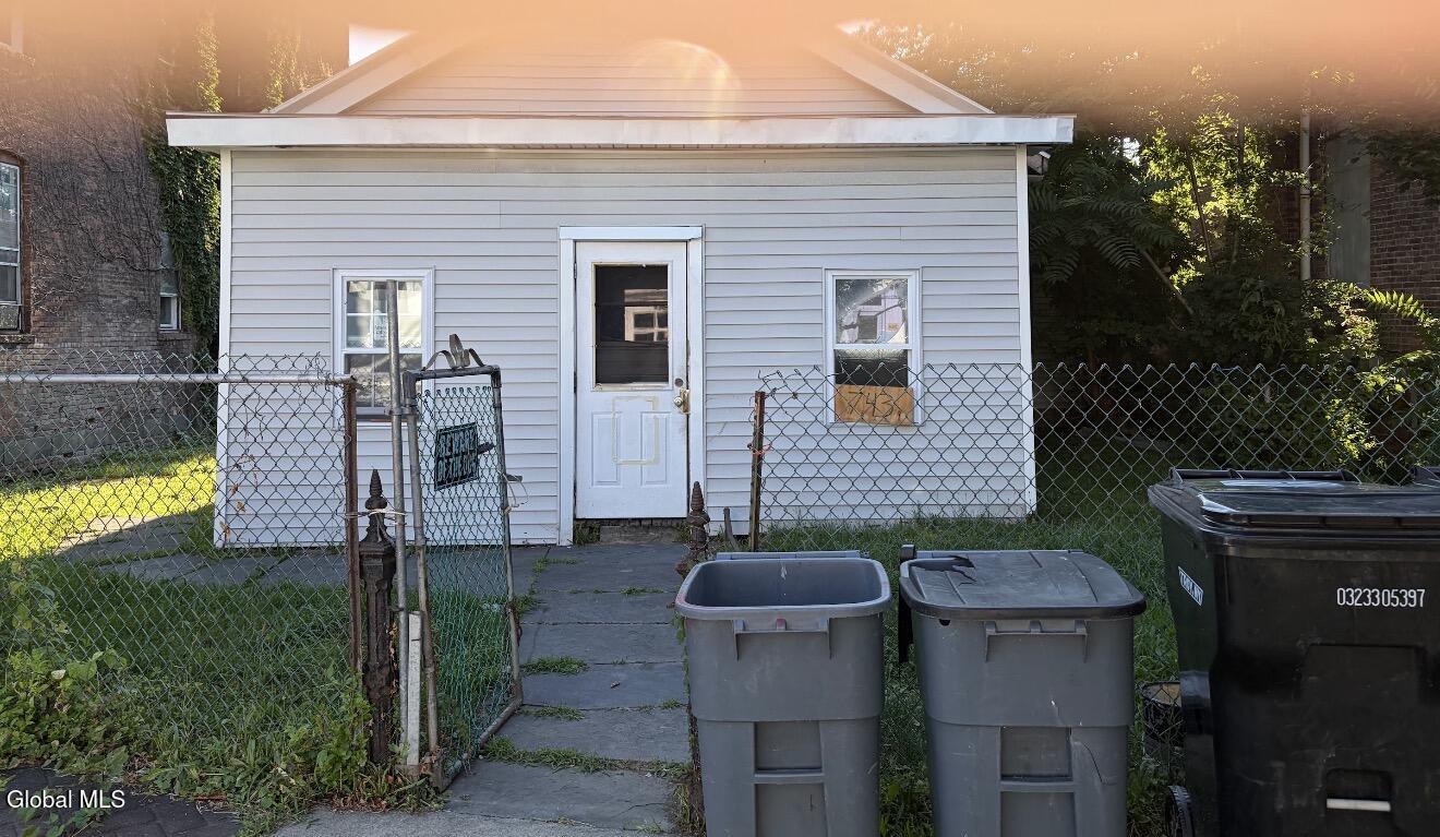 743 River Street — photo