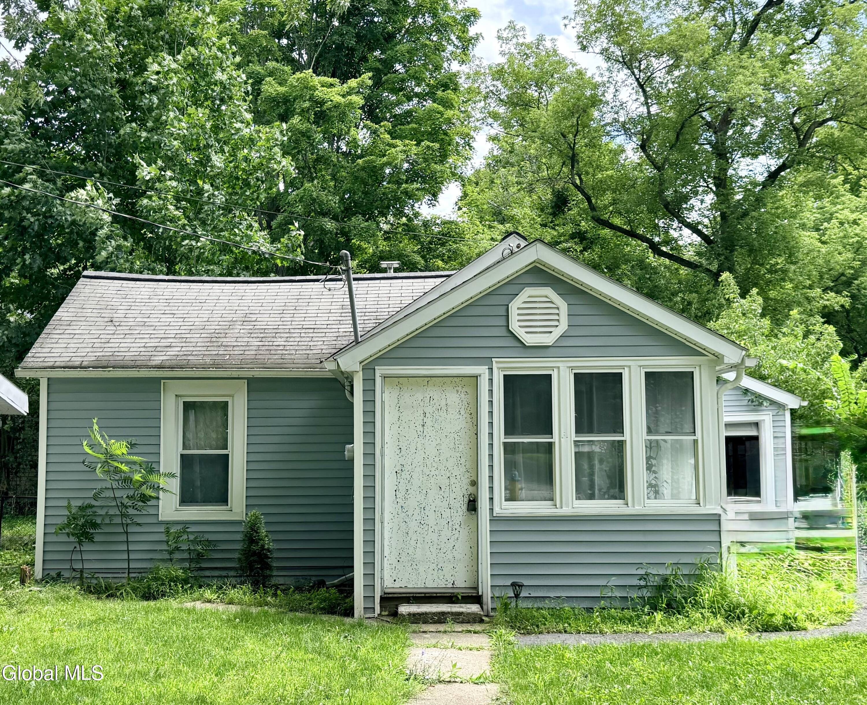 28 Lake Avenue — photo
