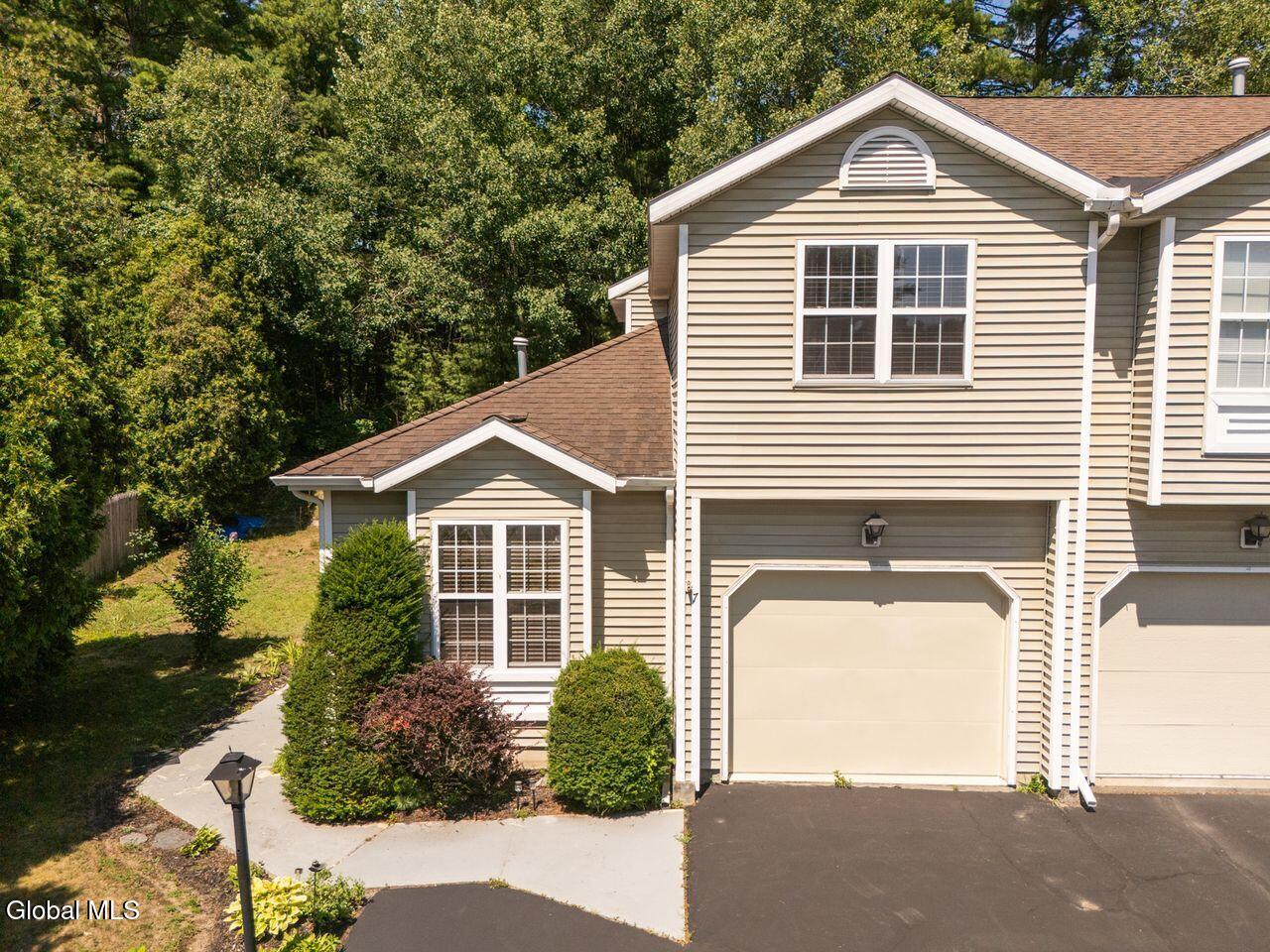 7 Fairwood Drive — photo