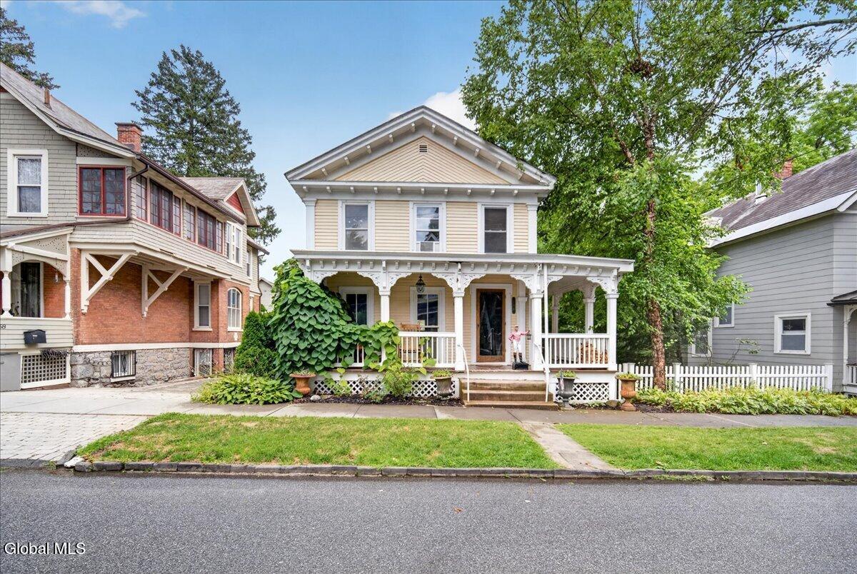 154 Woodlawn Avenue — photo