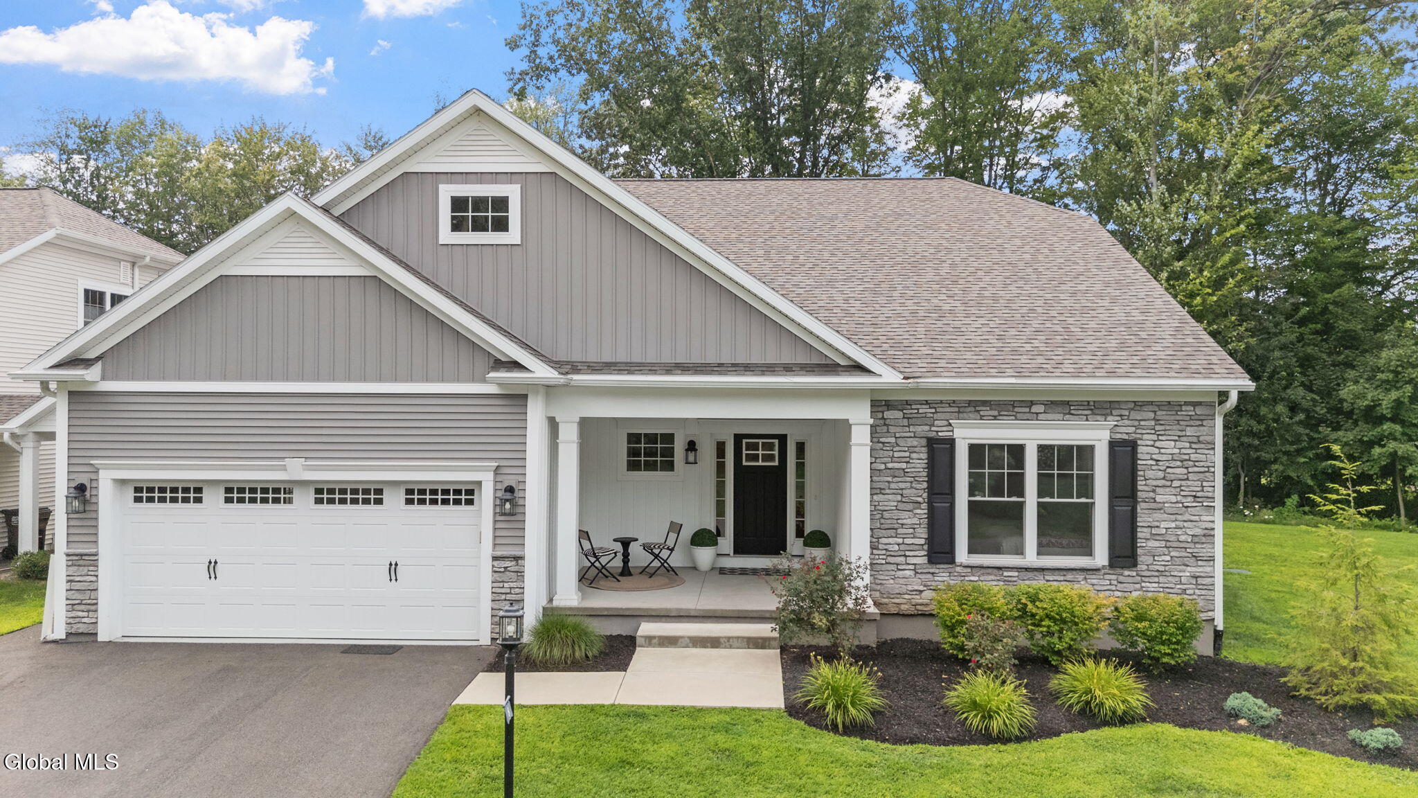 8 Fairway Court — photo