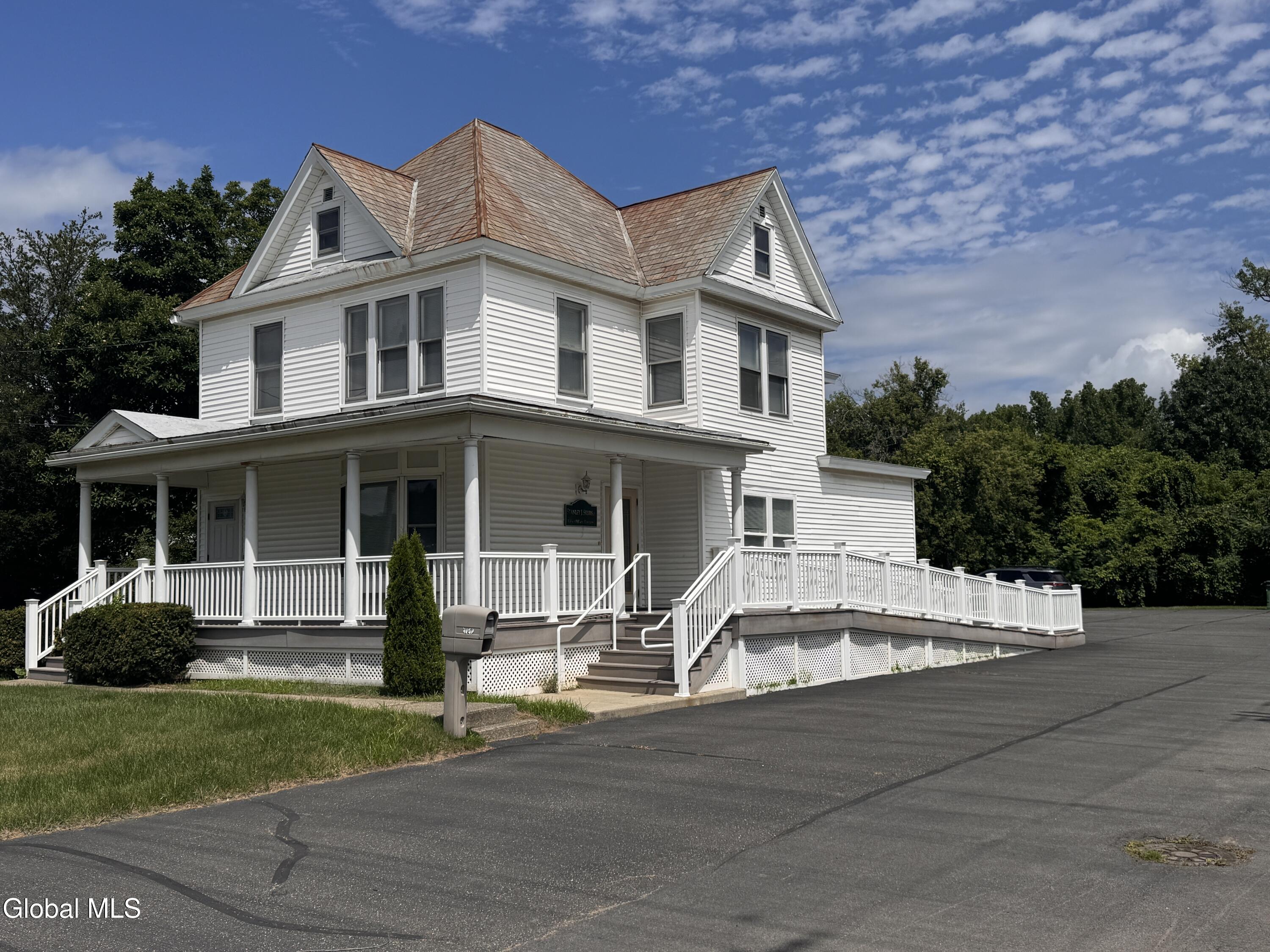 1147 Troy-Schenectady Road — photo
