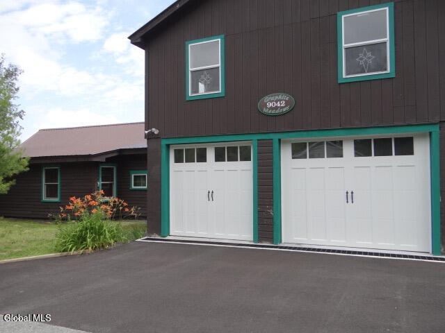 9042 Graphite Mountain Road — photo