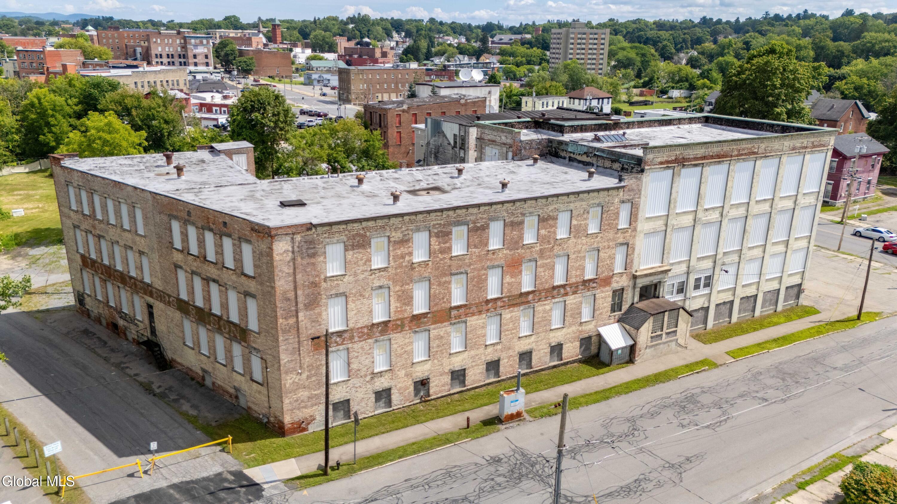 6 W Pine Street — photo