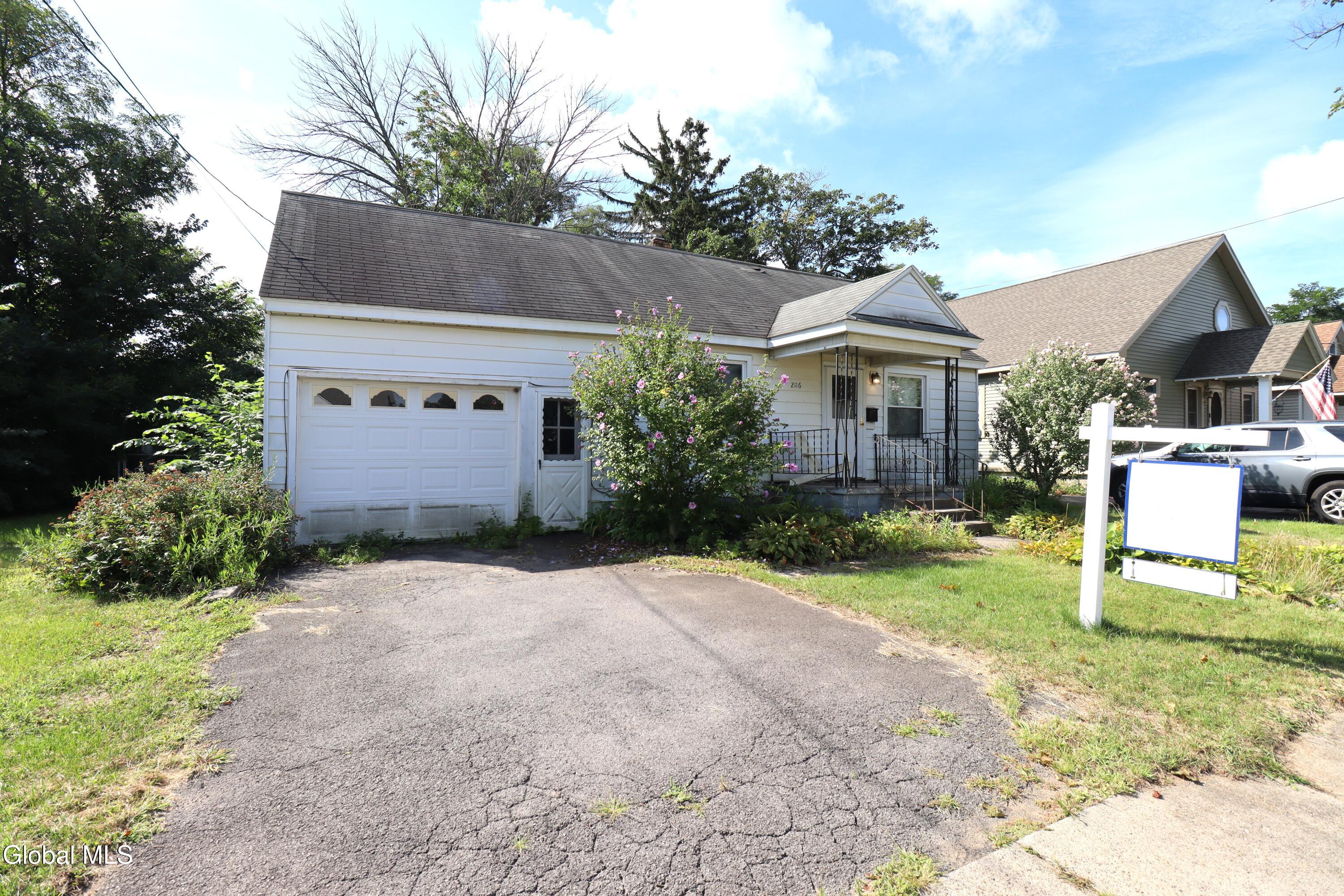 2116 Neil Street — photo