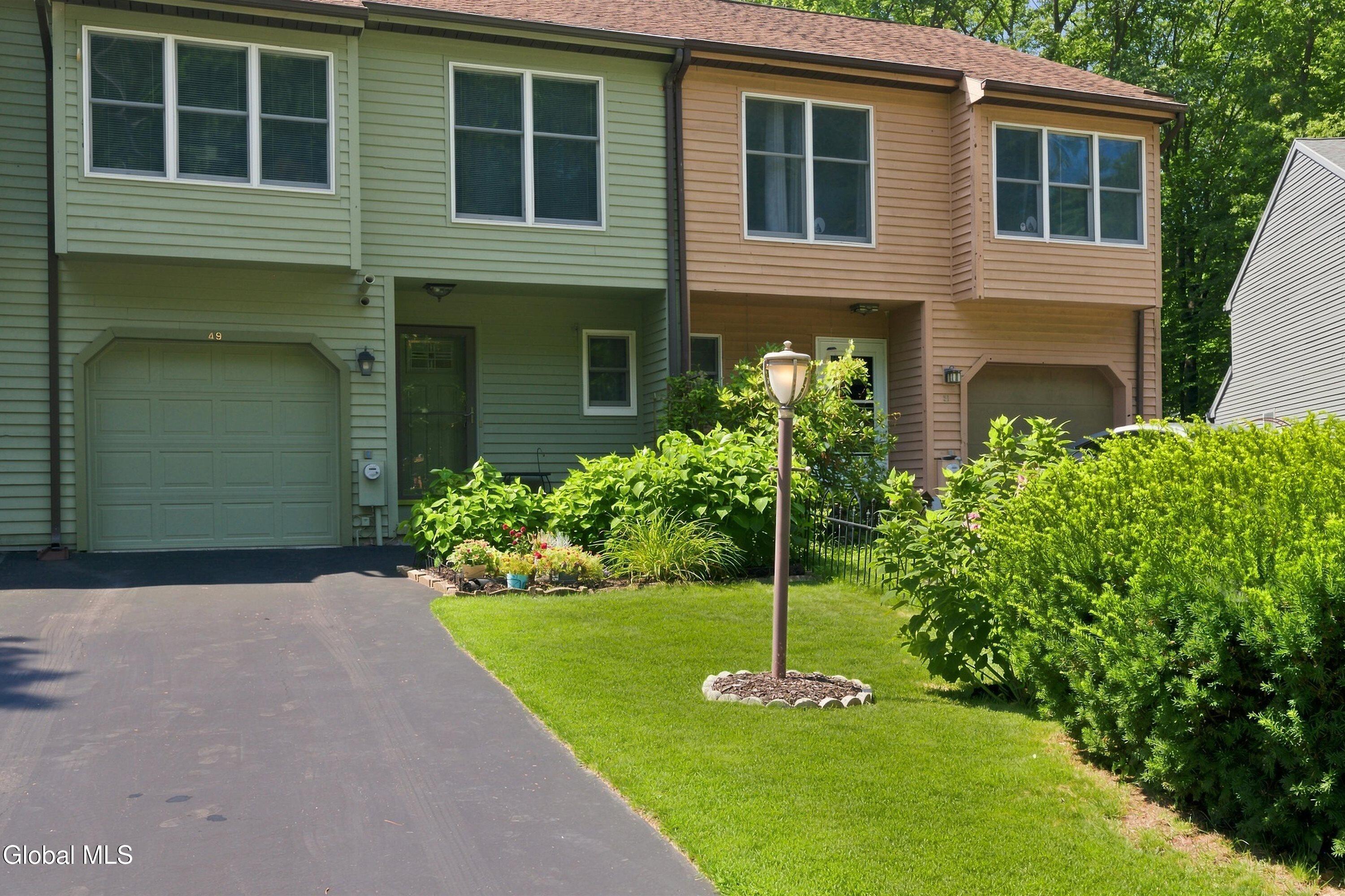 49 Brenden Court — photo