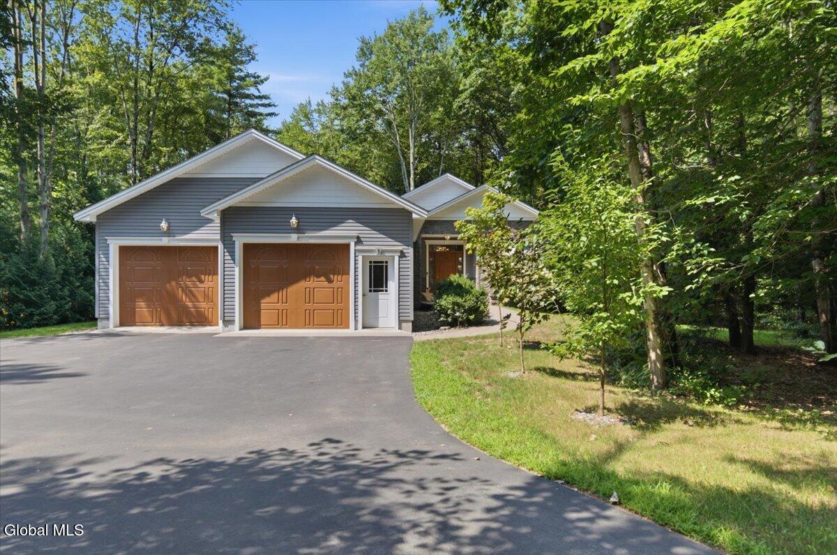 7 Thornapple Drive — photo