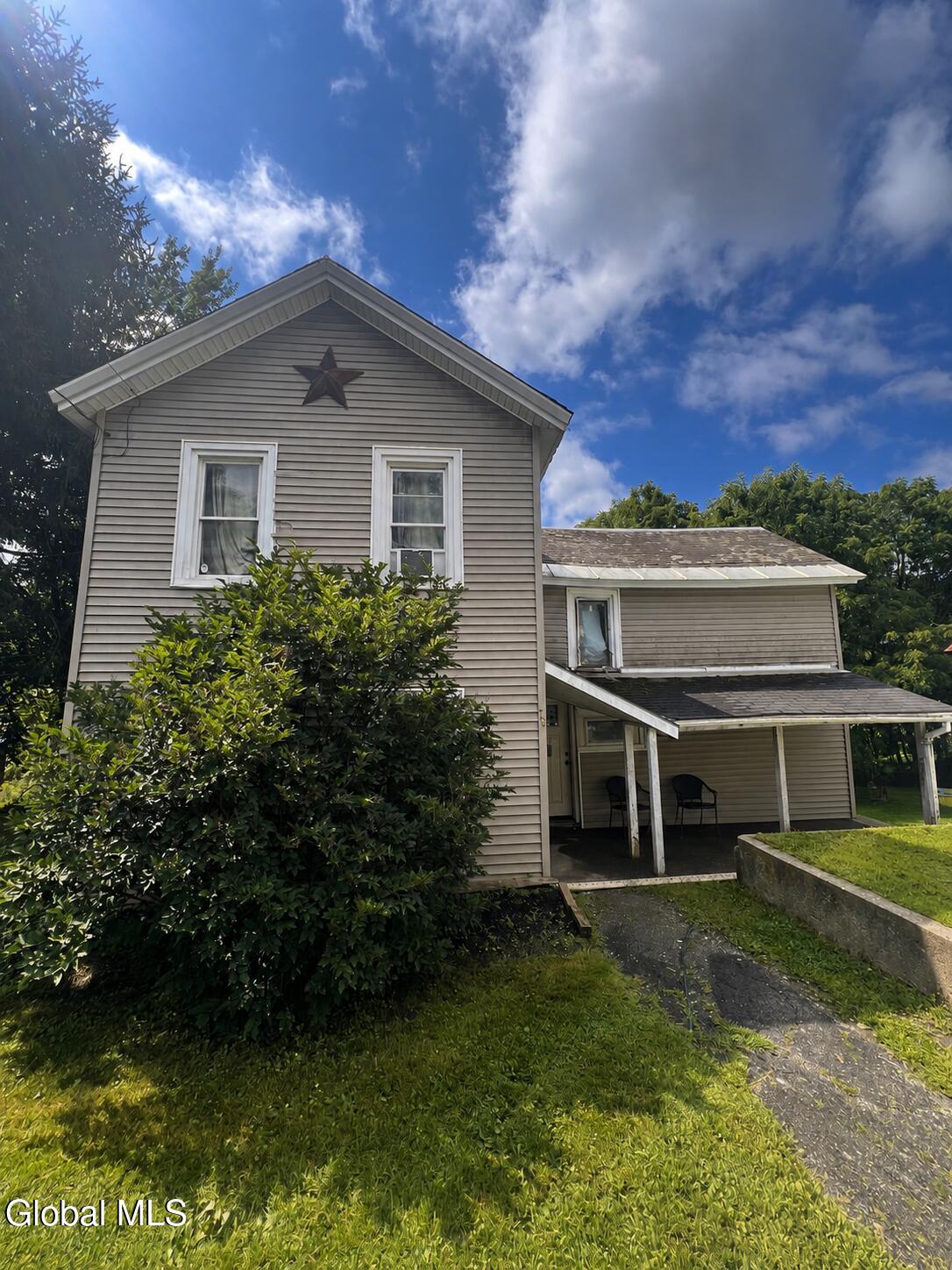 76 E Main Street — photo