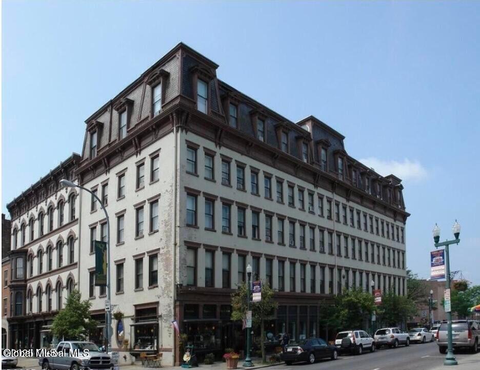 5 Broadway, 407 — photo