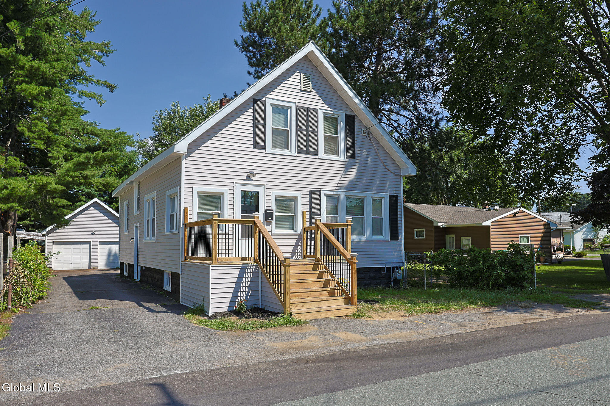 3 Tulip Street — photo