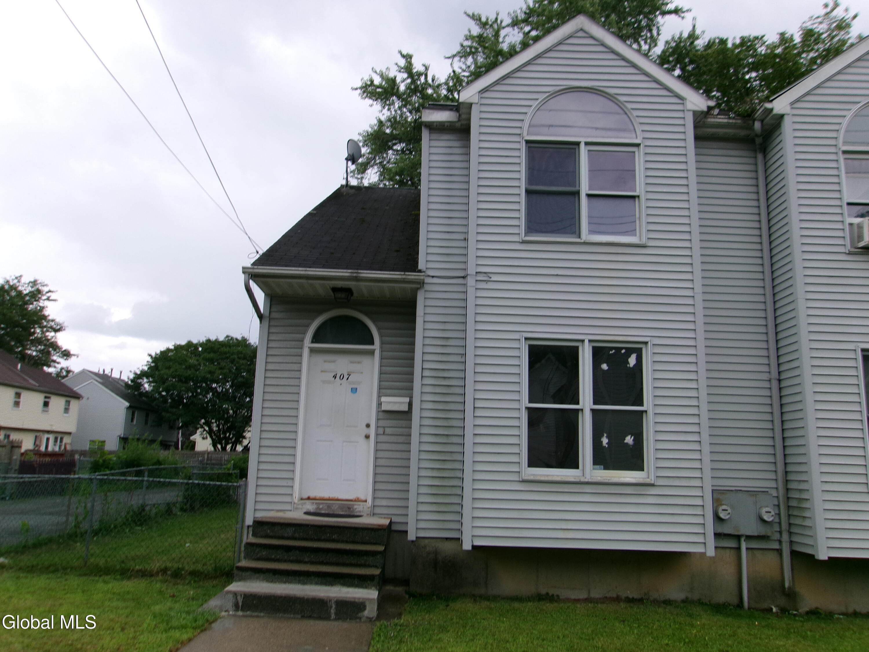 407 Paige Street — photo