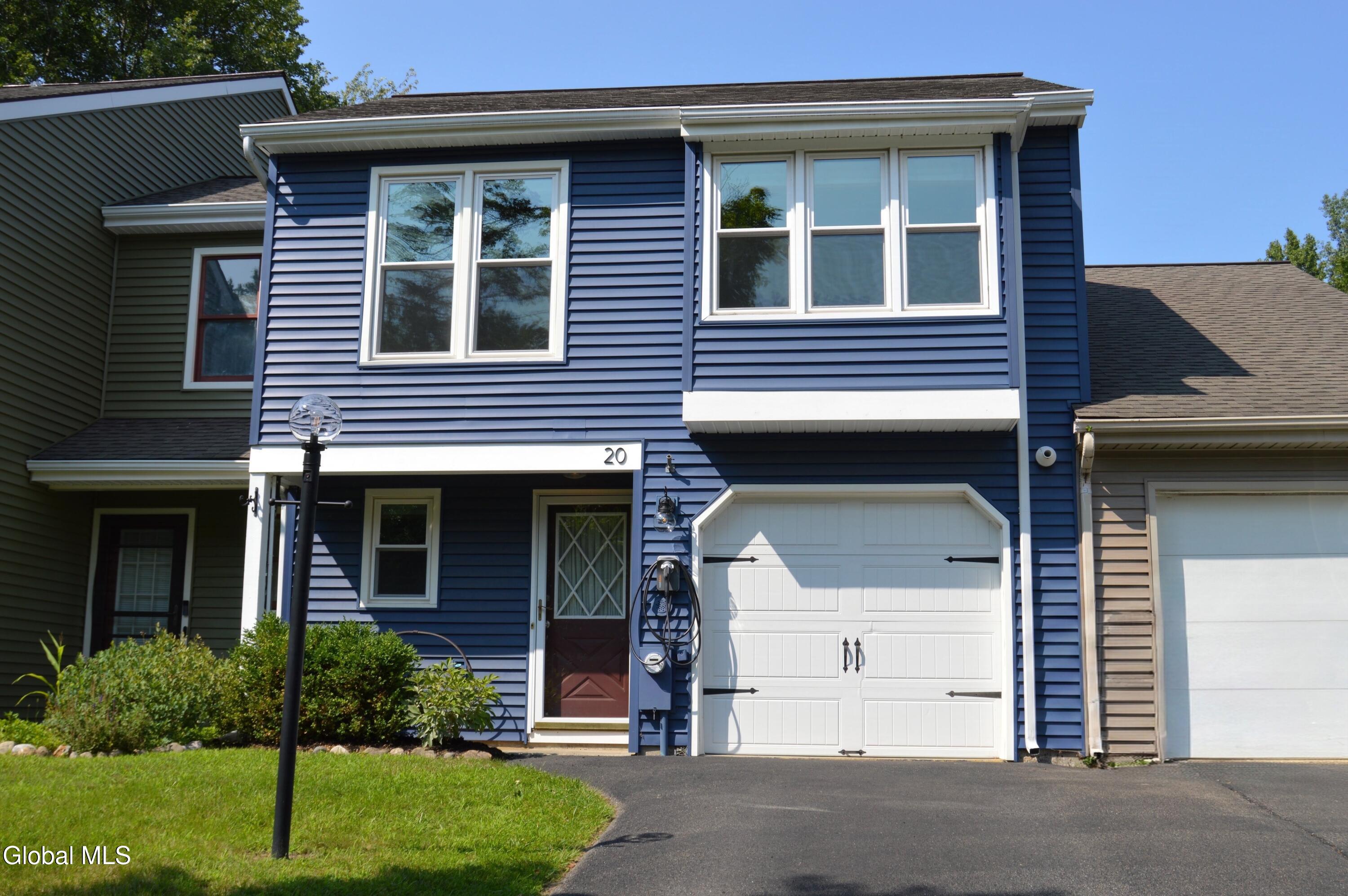 20 Lexington Drive — photo