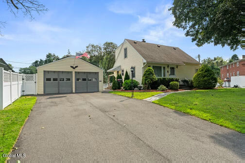10 Murrlin Drive — photo