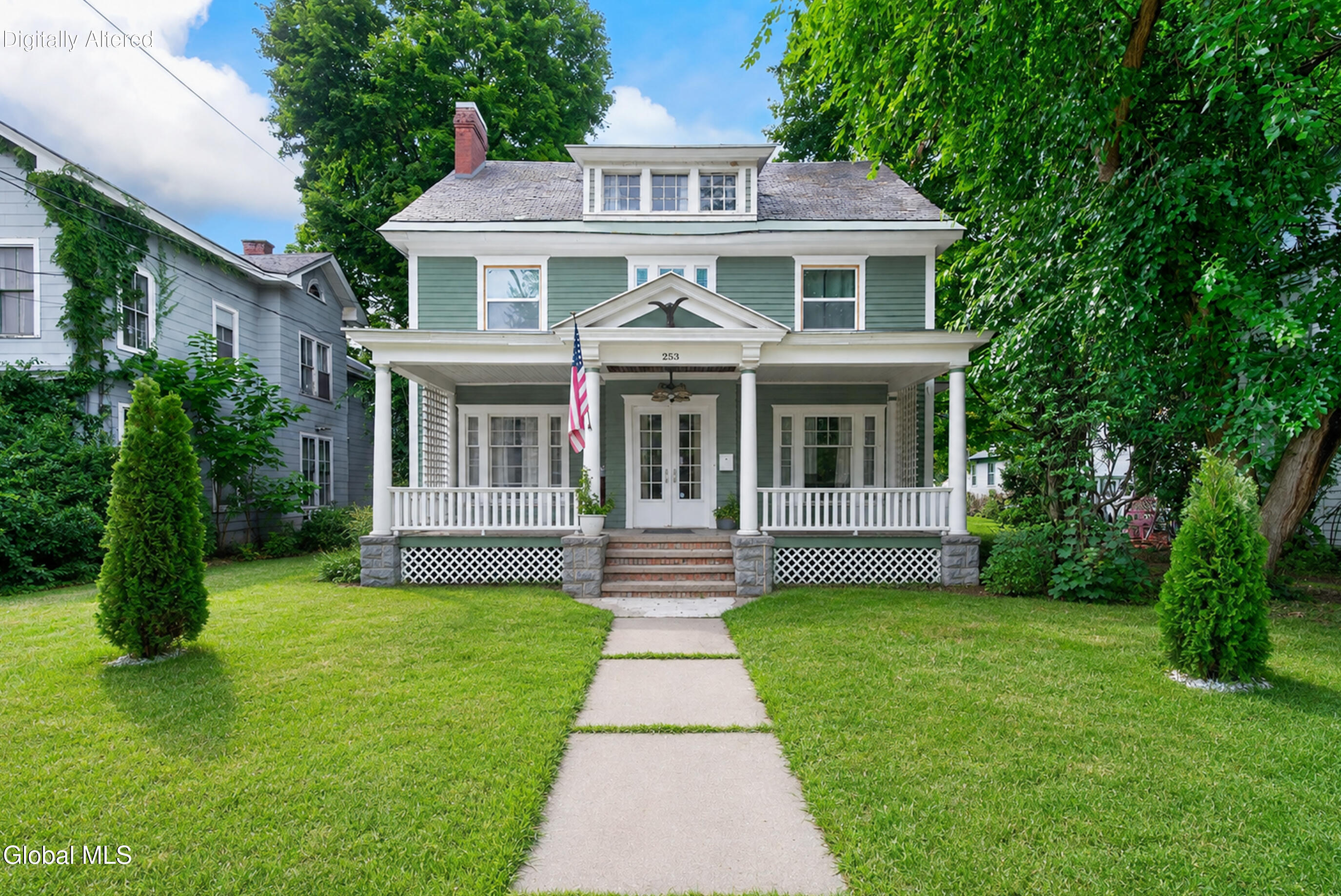 253 Main Street — photo