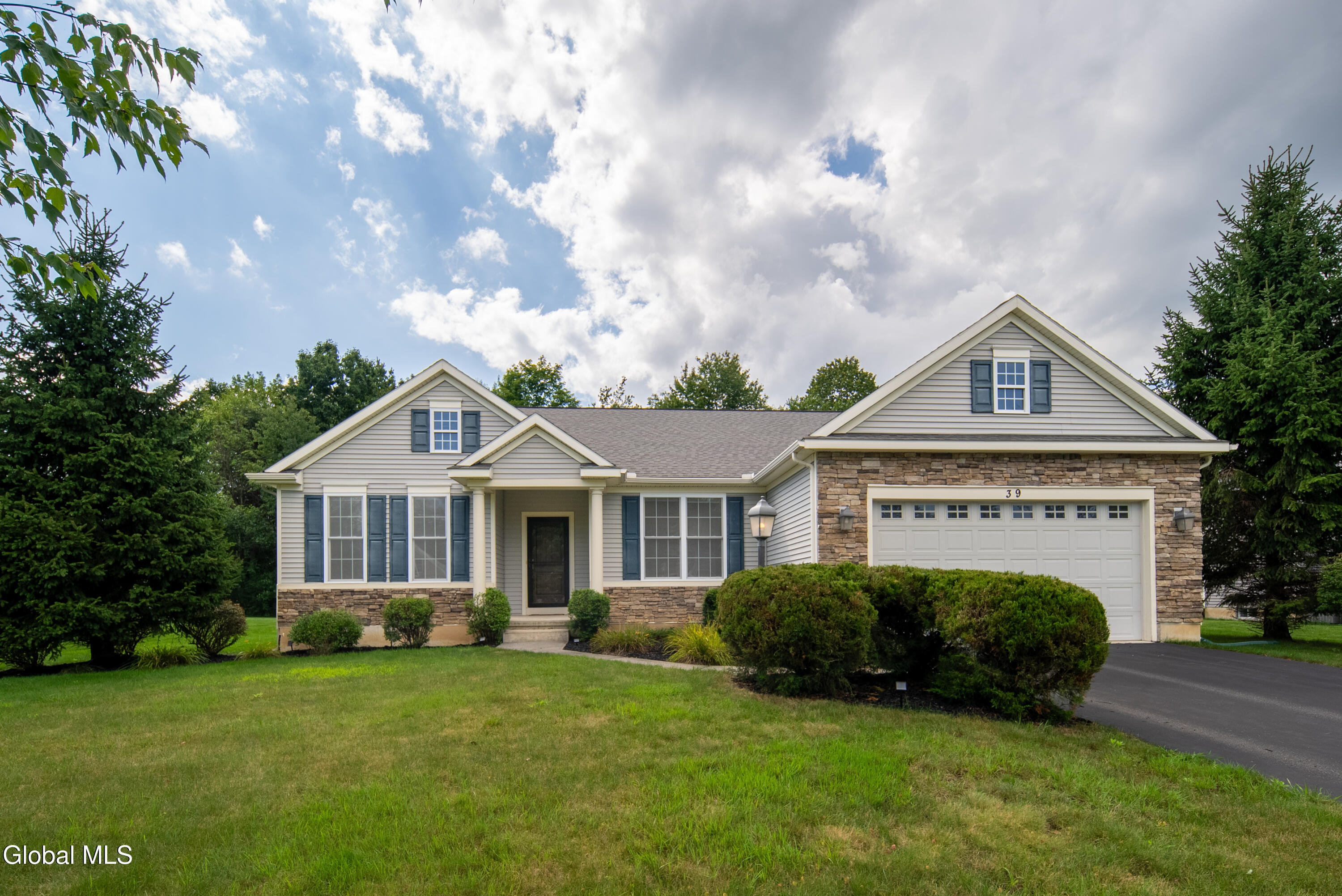39 Chester Drive — photo
