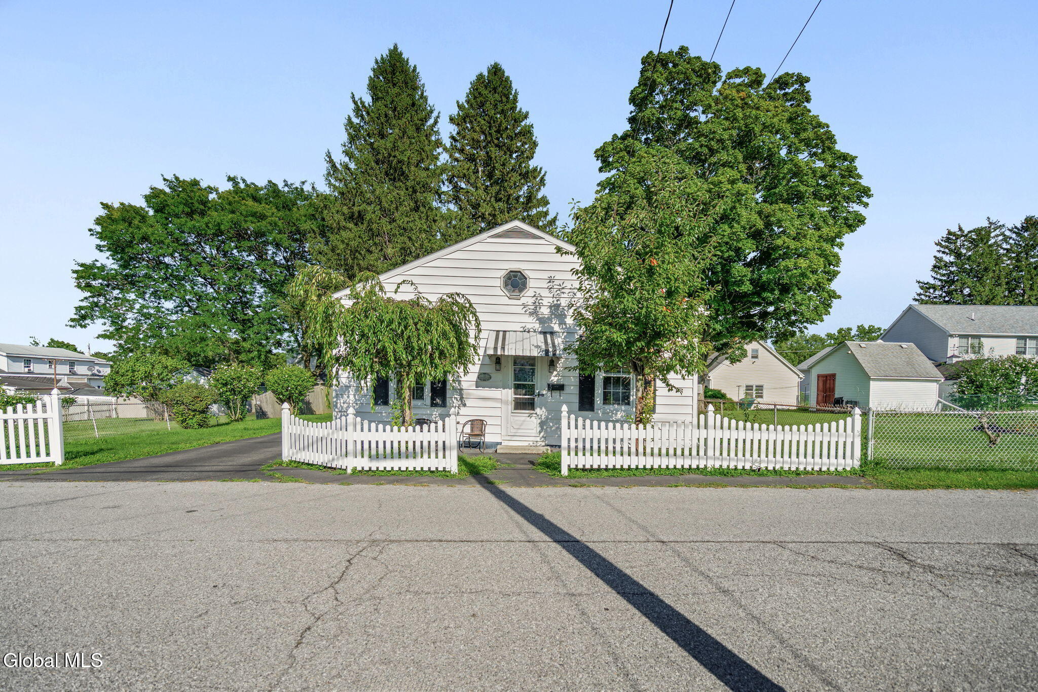 12 Grapevine Place — photo