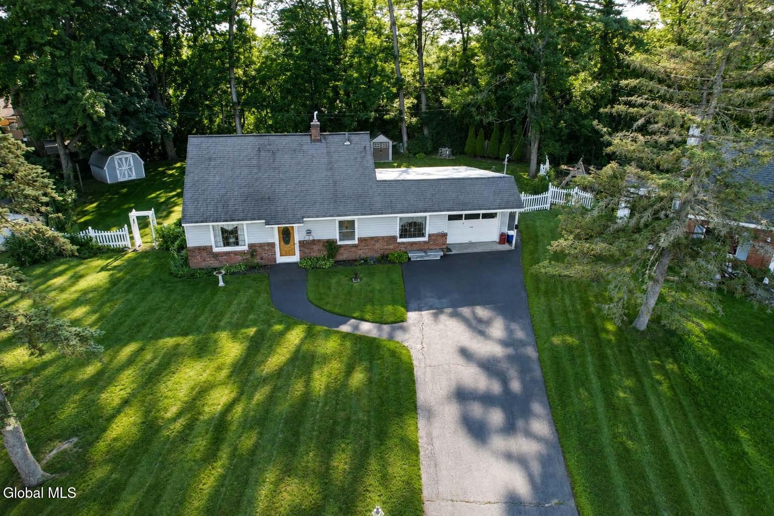 1133 Cushing Lane — photo