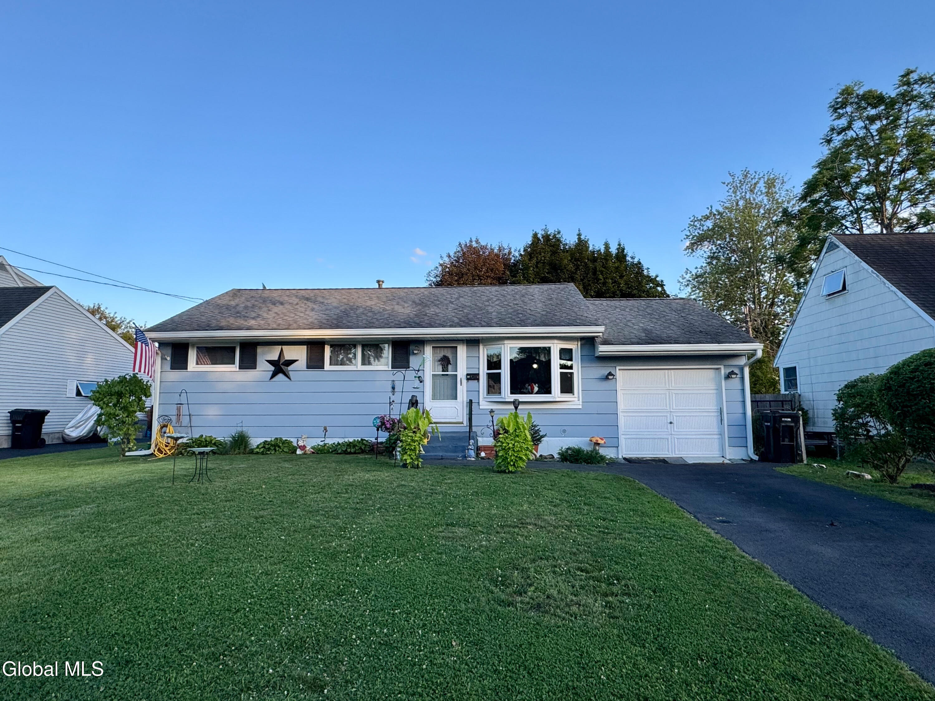 51 Munro Court — photo