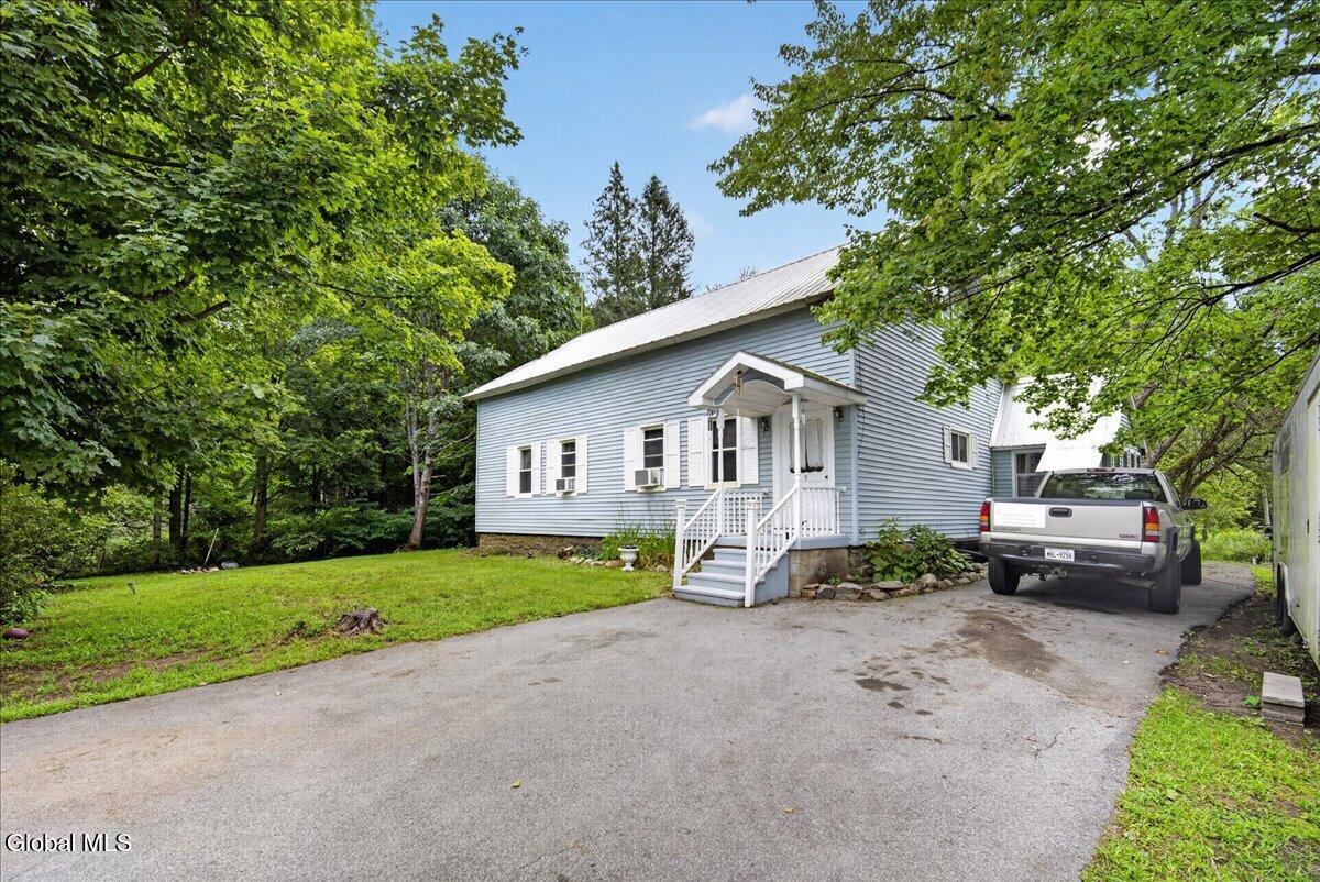 9 Hollister Road — photo