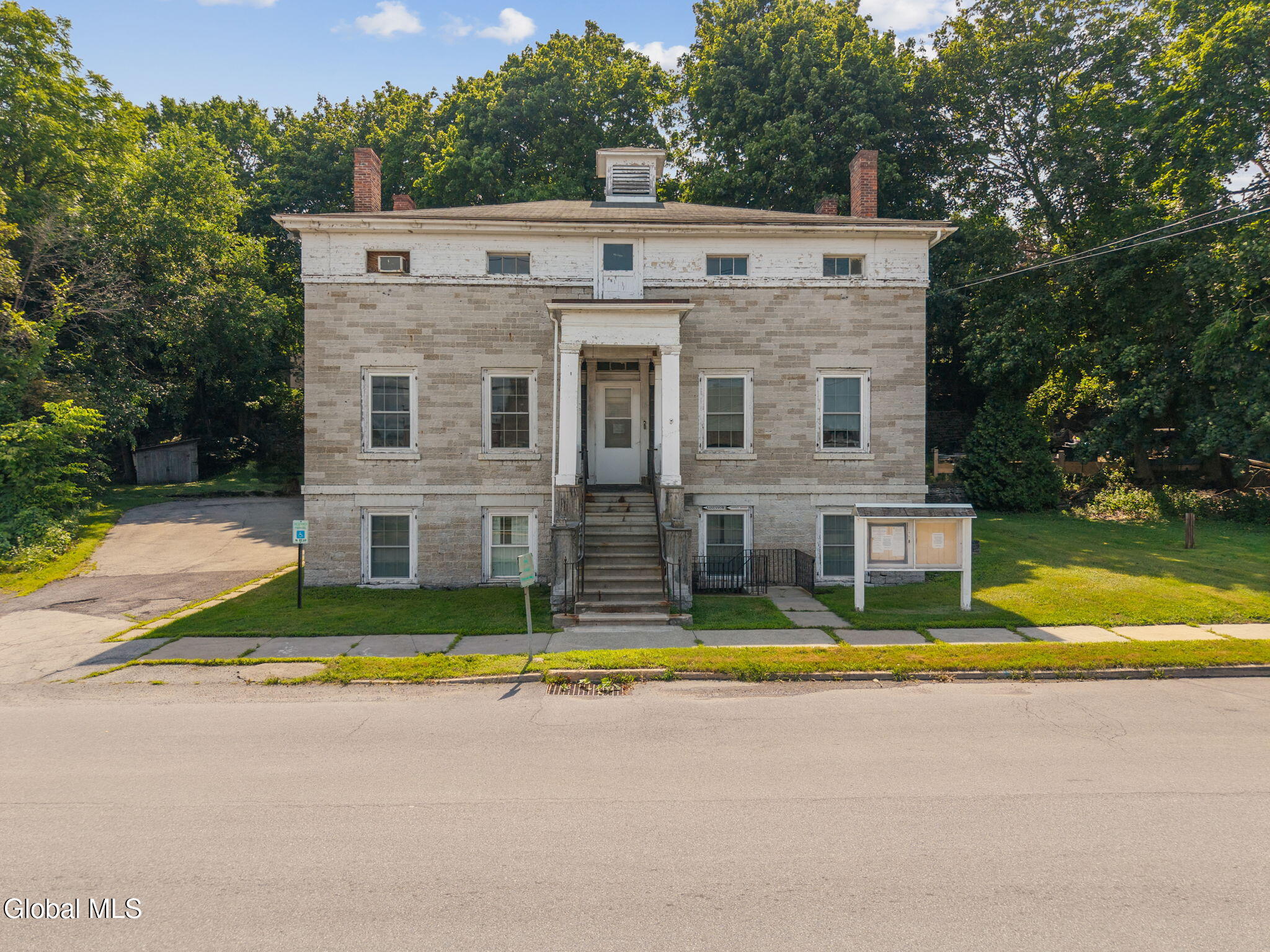 12 Mitchell Street — photo