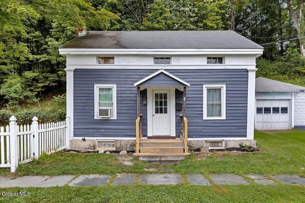 7 N Union Street — photo
